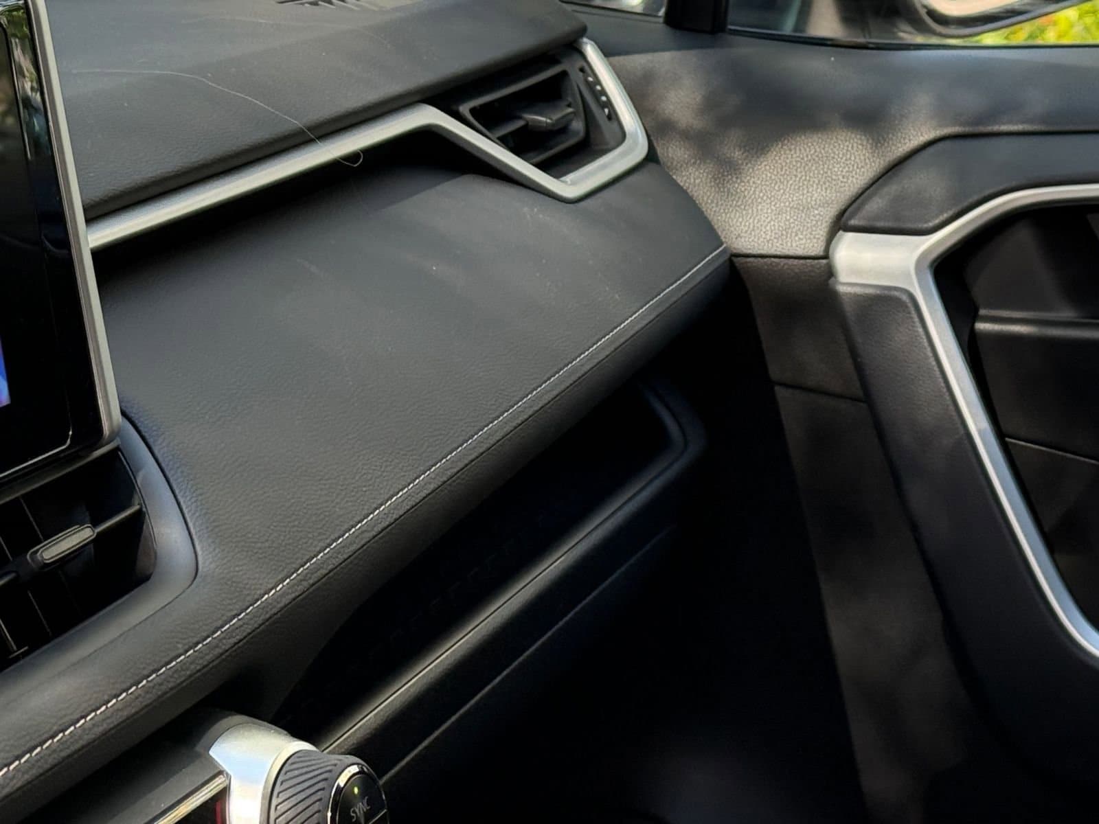 Thumbnail: 2025 Toyota RAV4 - 29