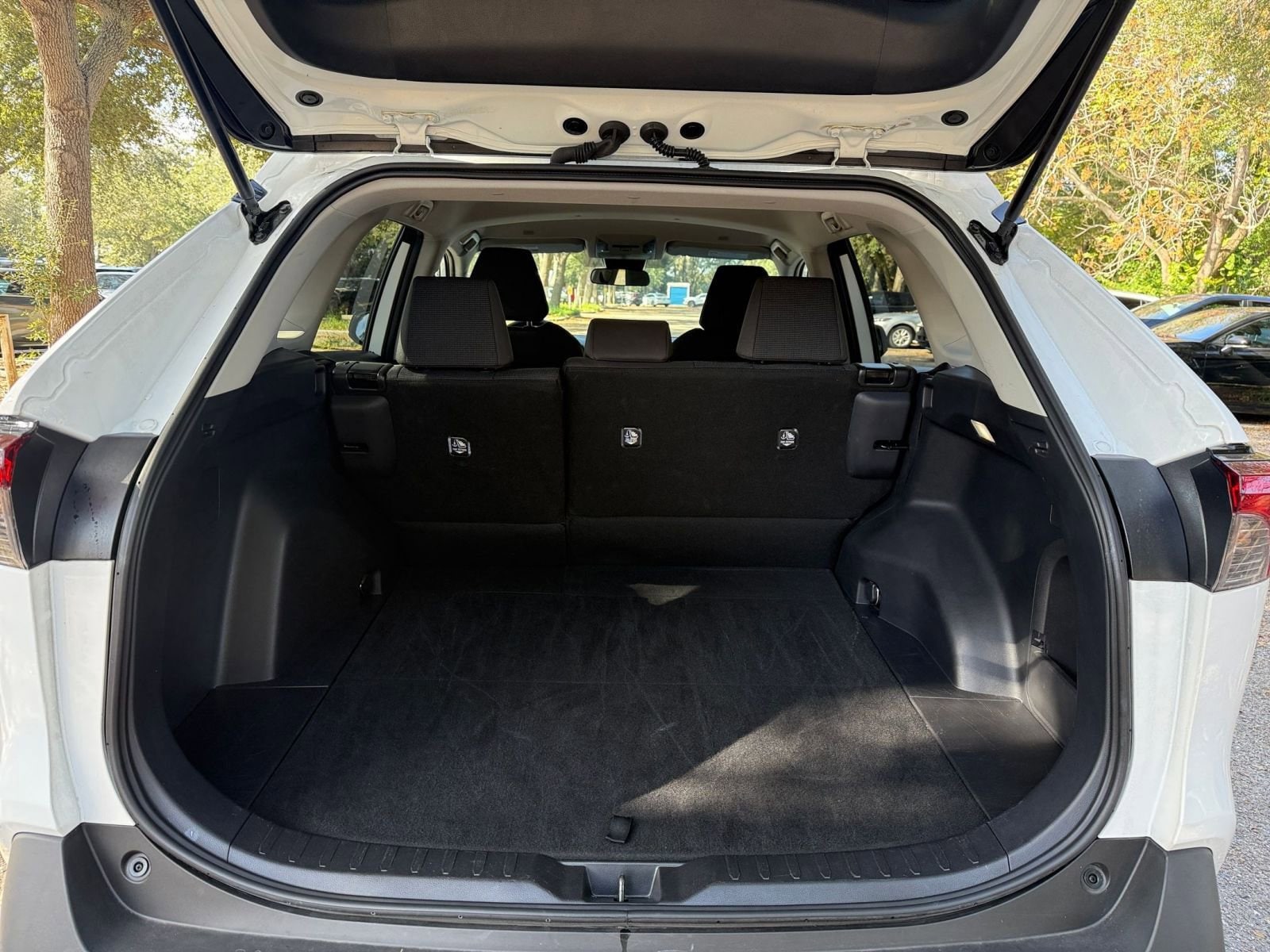 Thumbnail: 2025 Toyota RAV4 - 24