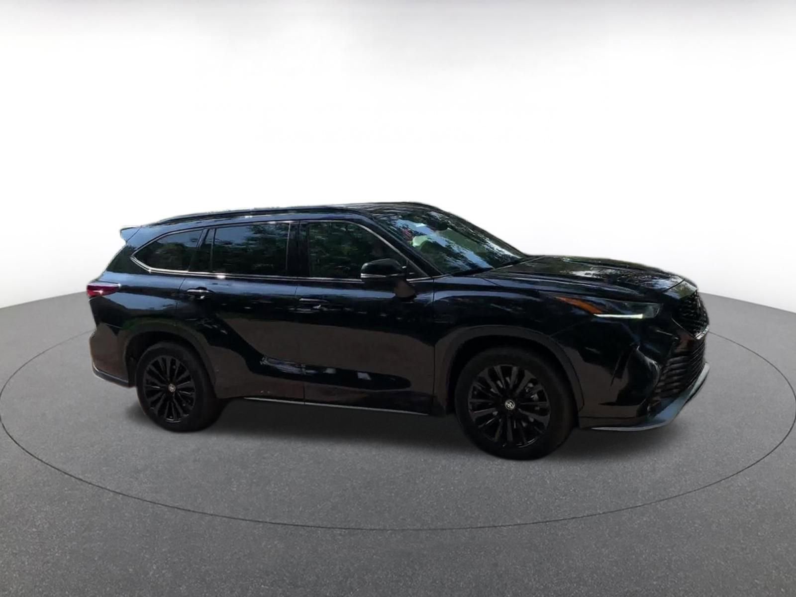 Thumbnail: 2024 Toyota Highlander - 2