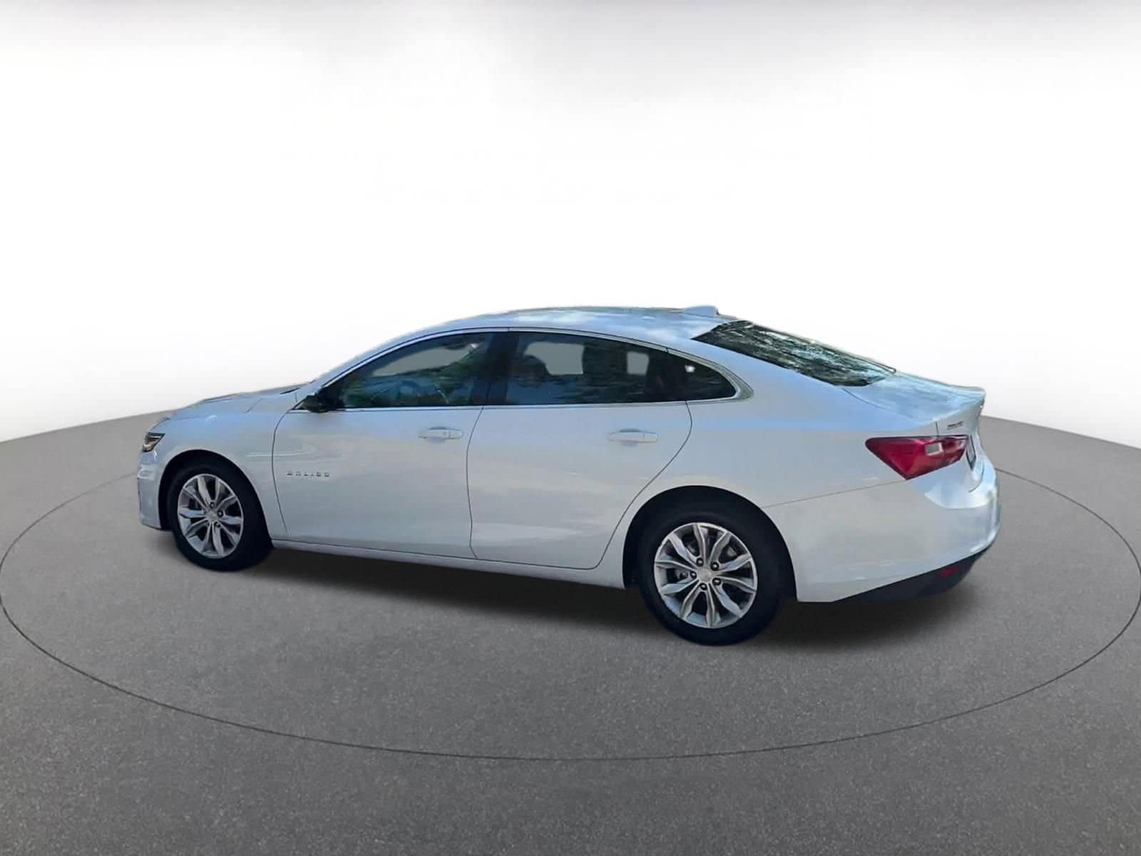 Thumbnail: 2023 Chevrolet Malibu - 10