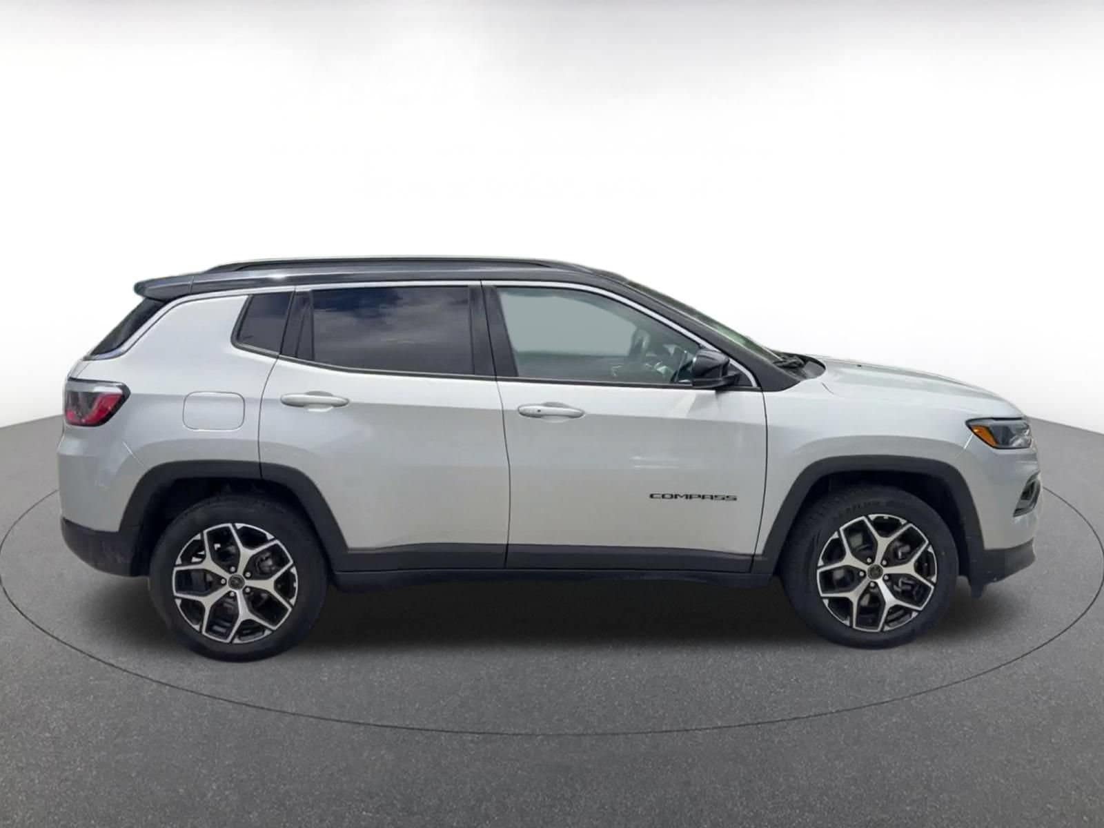 Thumbnail: 2025 Jeep Compass - 15