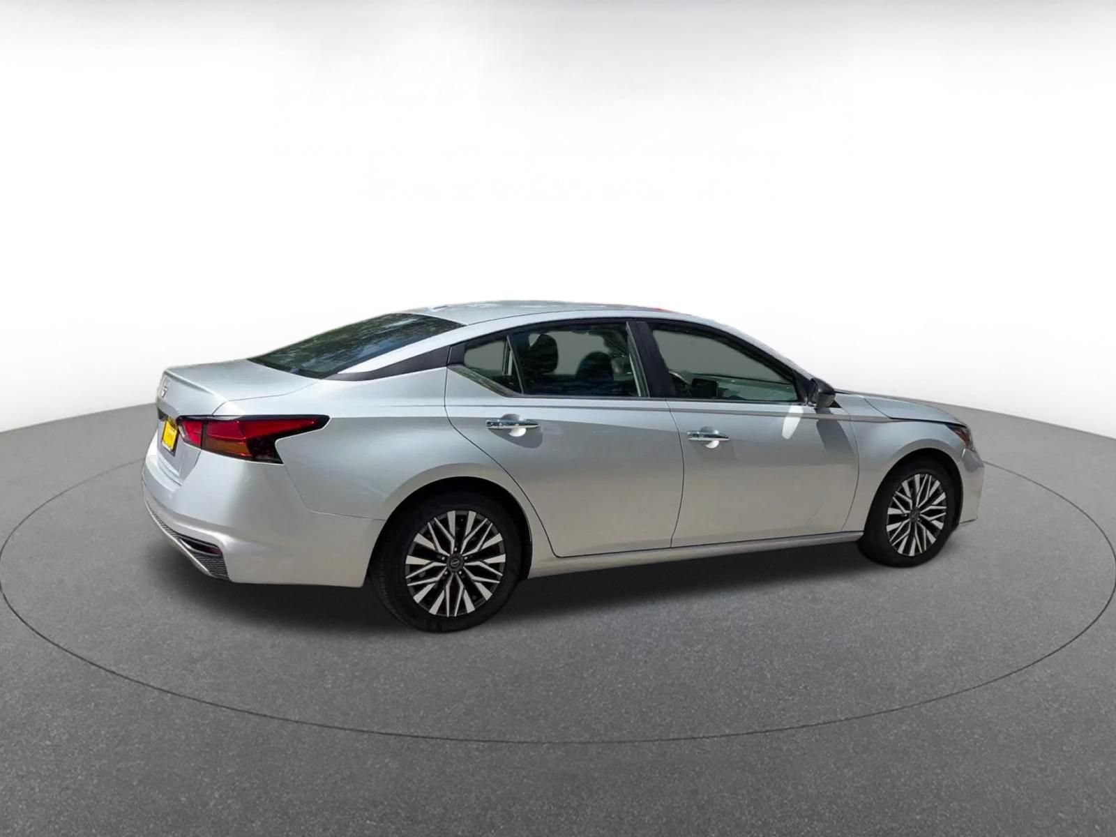 Thumbnail: 2025 Nissan Altima - 14