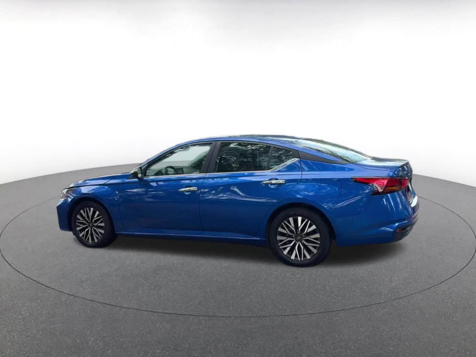 Thumbnail: 2025 Nissan Altima - 10
