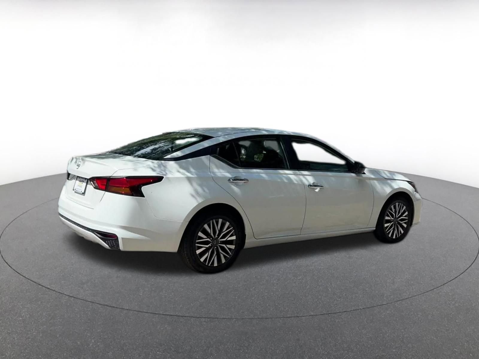 Thumbnail: 2025 Nissan Altima - 15