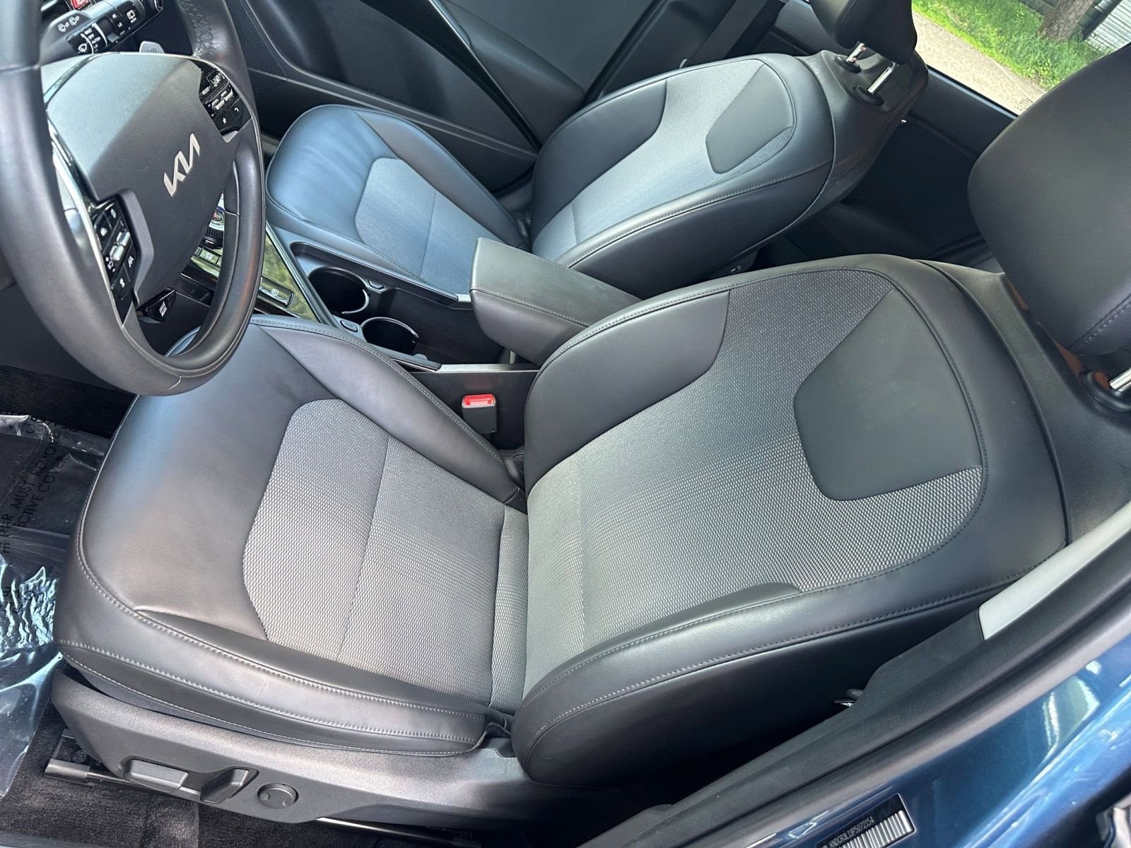 Thumbnail: 2023 Kia Niro - 33