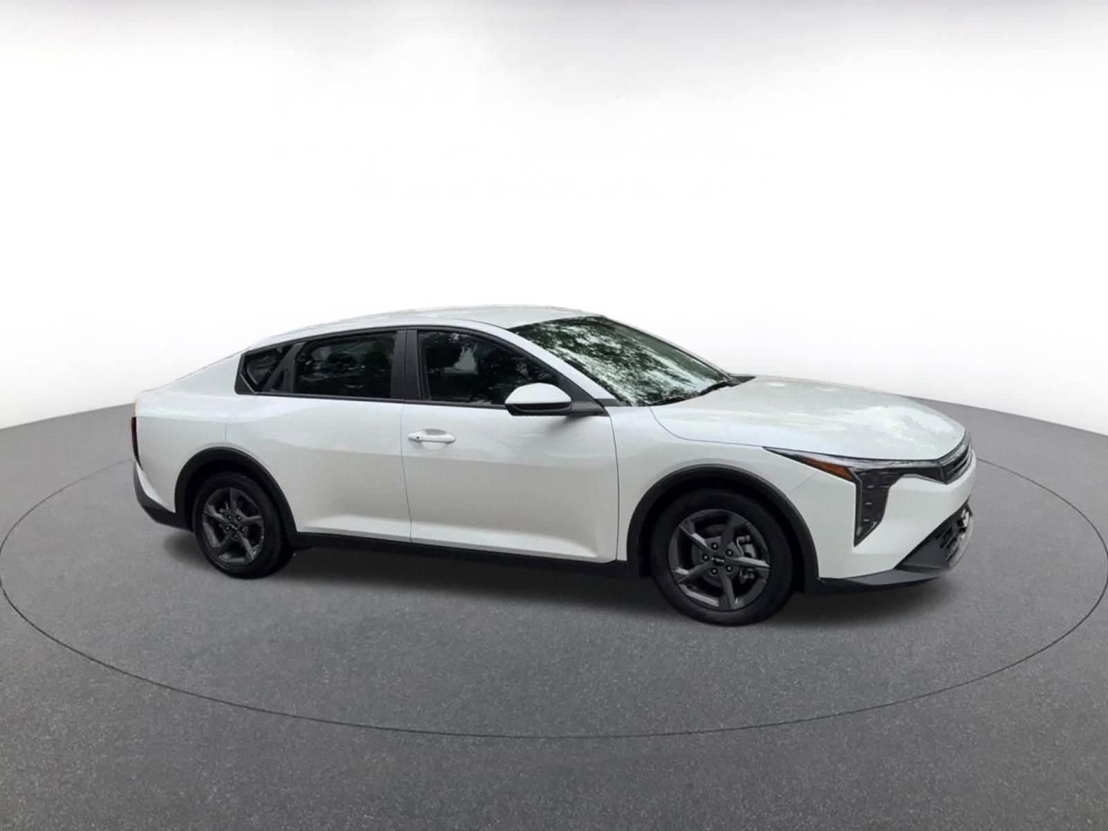 Thumbnail: 2025 Kia K4 - 2