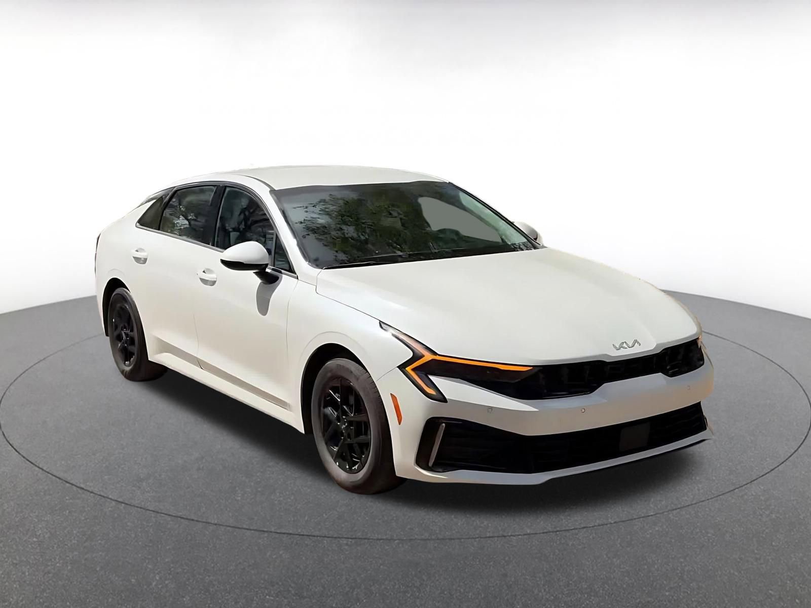 Thumbnail: 2025 Kia K5 - 3