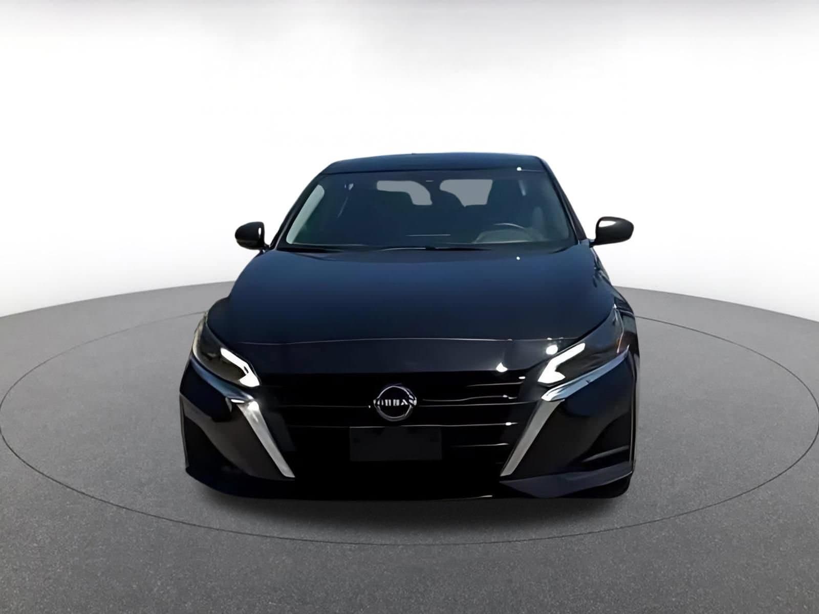 Thumbnail: 2025 Nissan Altima - 4