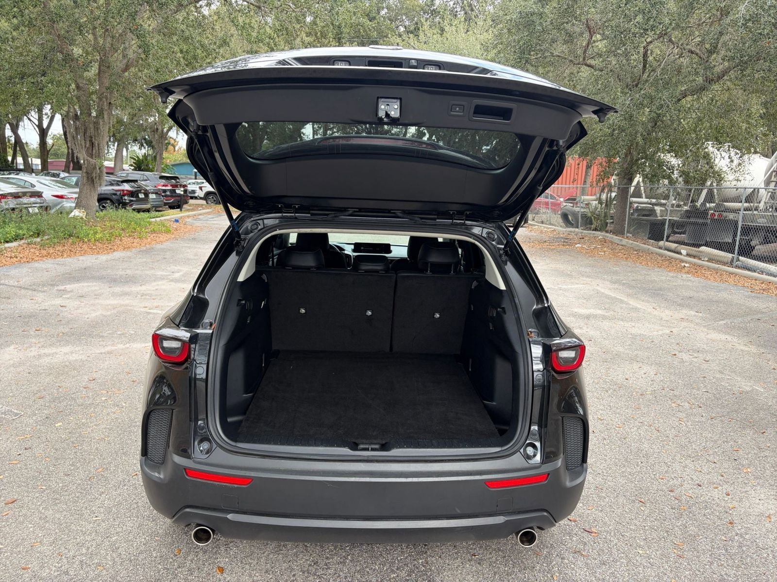 Thumbnail: 2025 Mazda CX-50 - 24