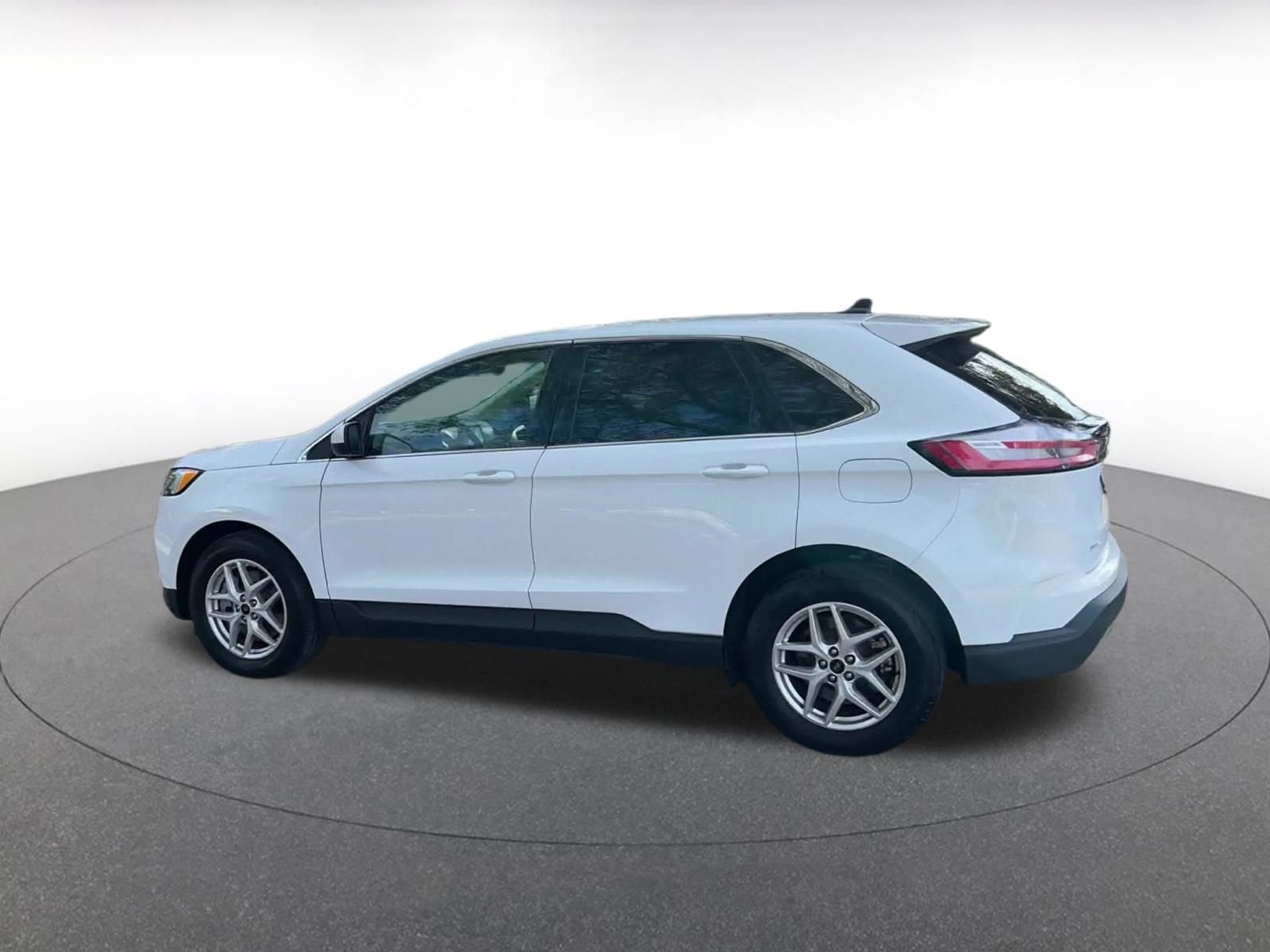 Thumbnail: 2024 Ford Edge - 10