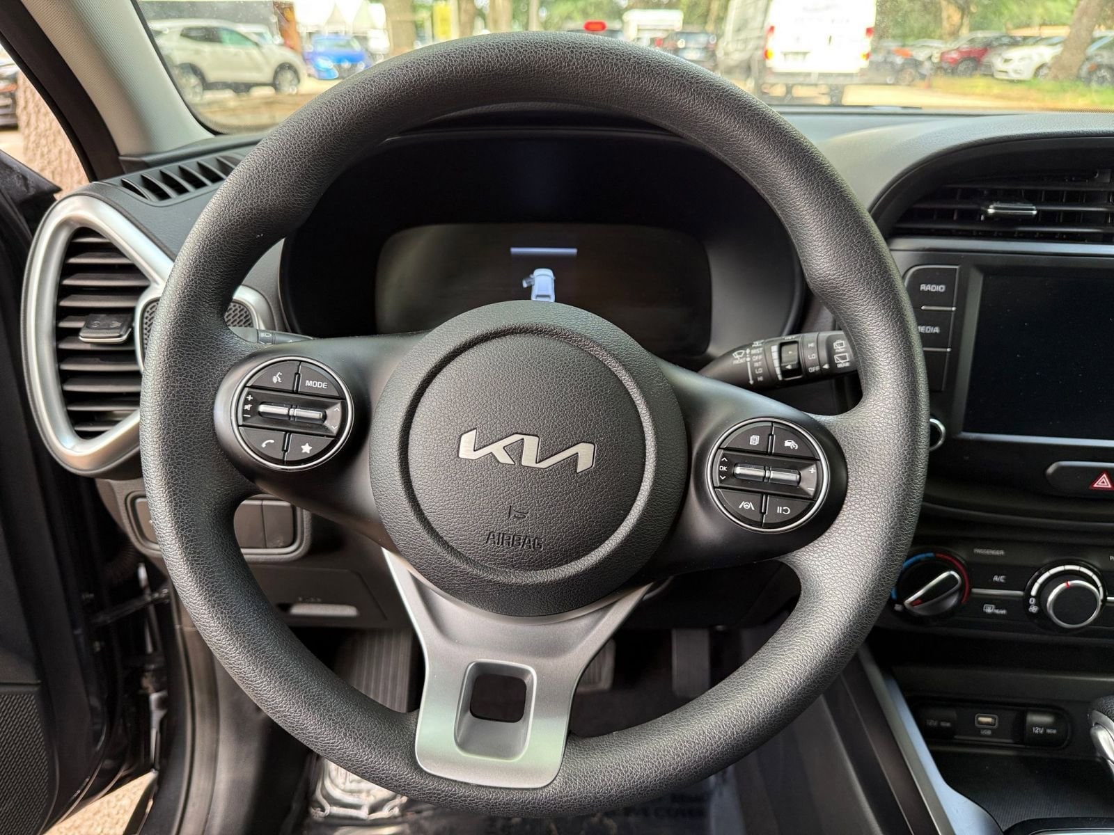 Thumbnail: 2025 Kia Soul - 25