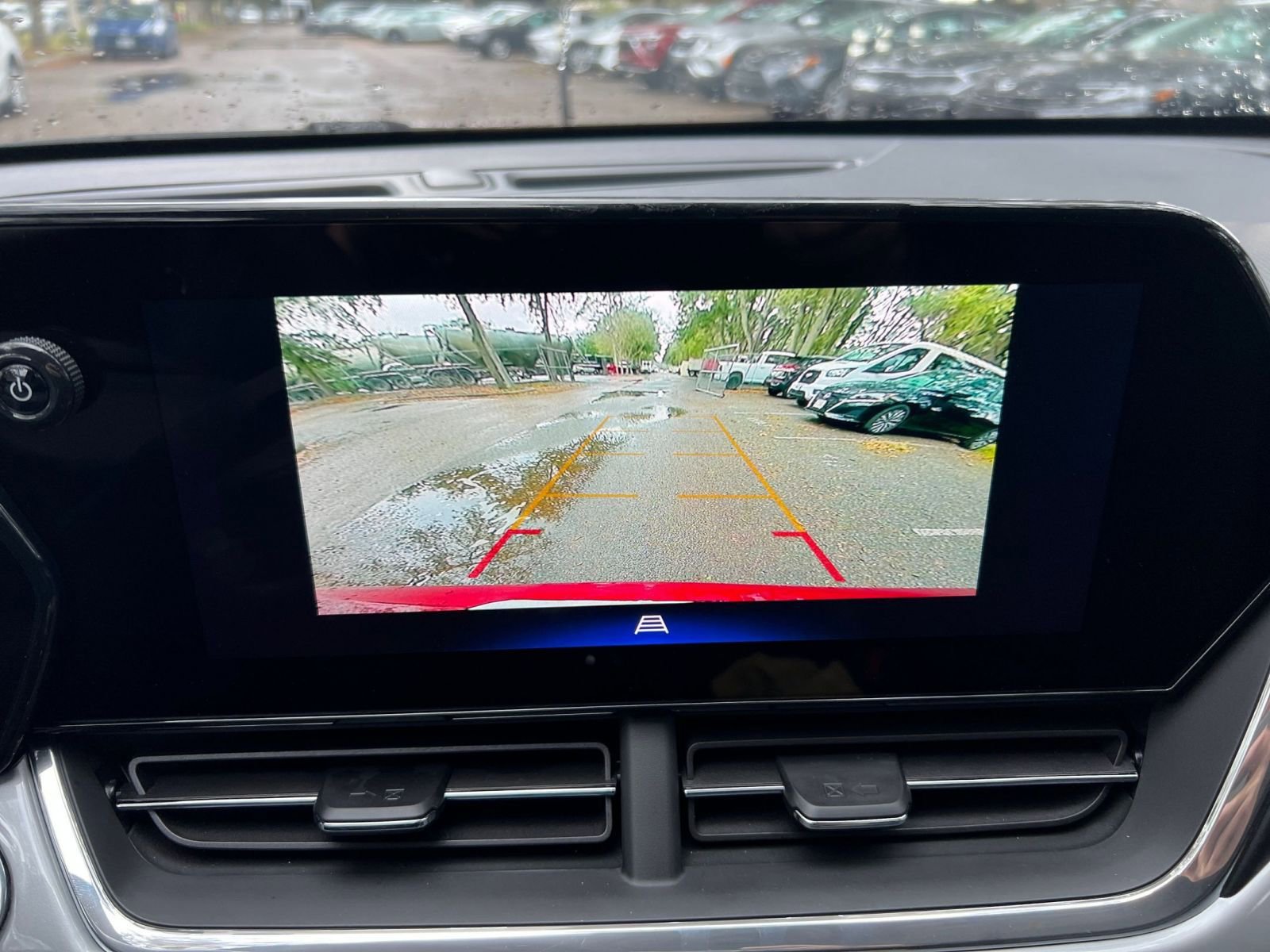 Thumbnail: 2025 Chevrolet Trax - 21