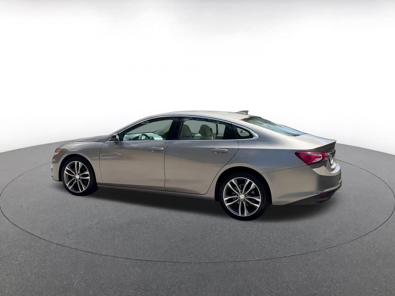 Thumbnail: 2024 Chevrolet Malibu - 10