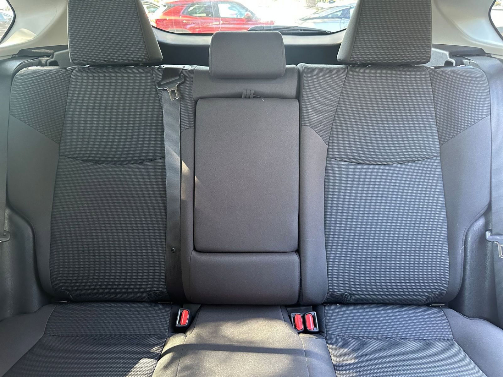 Thumbnail: 2025 Toyota RAV4 - 32