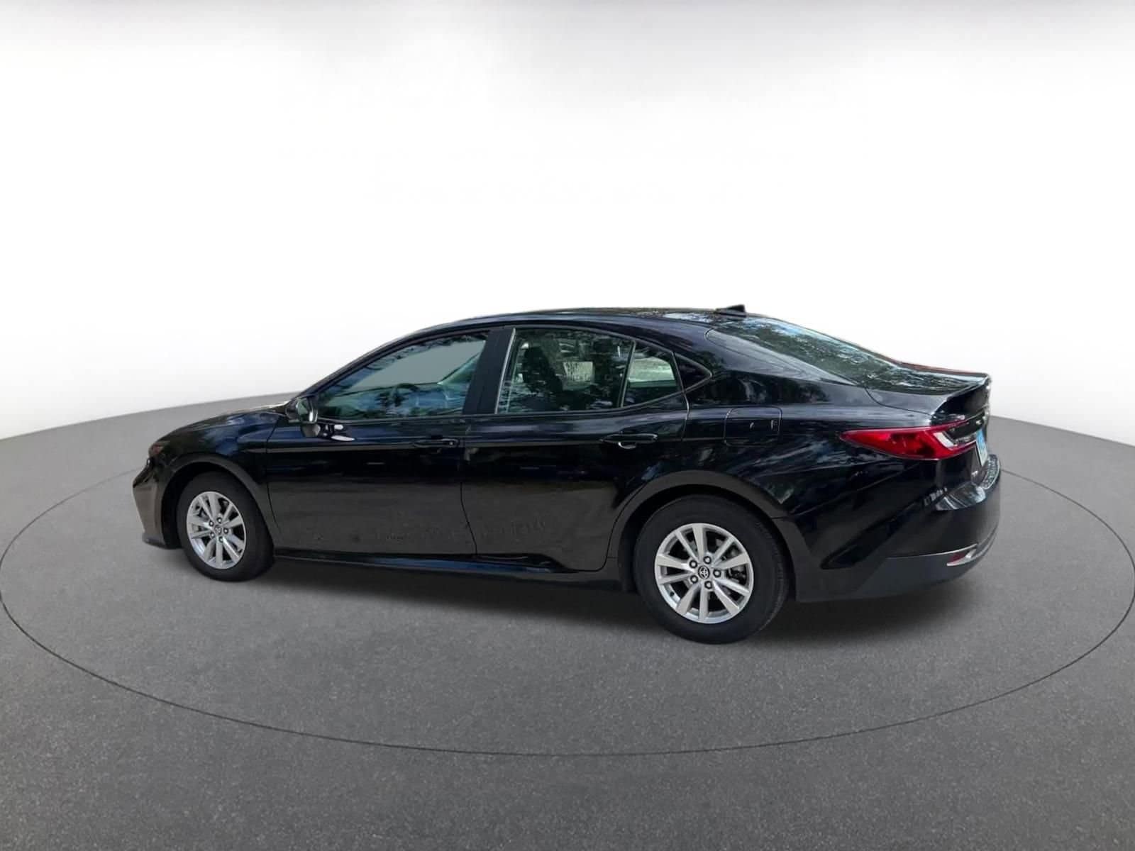 Thumbnail: 2025 Toyota Camry - 10