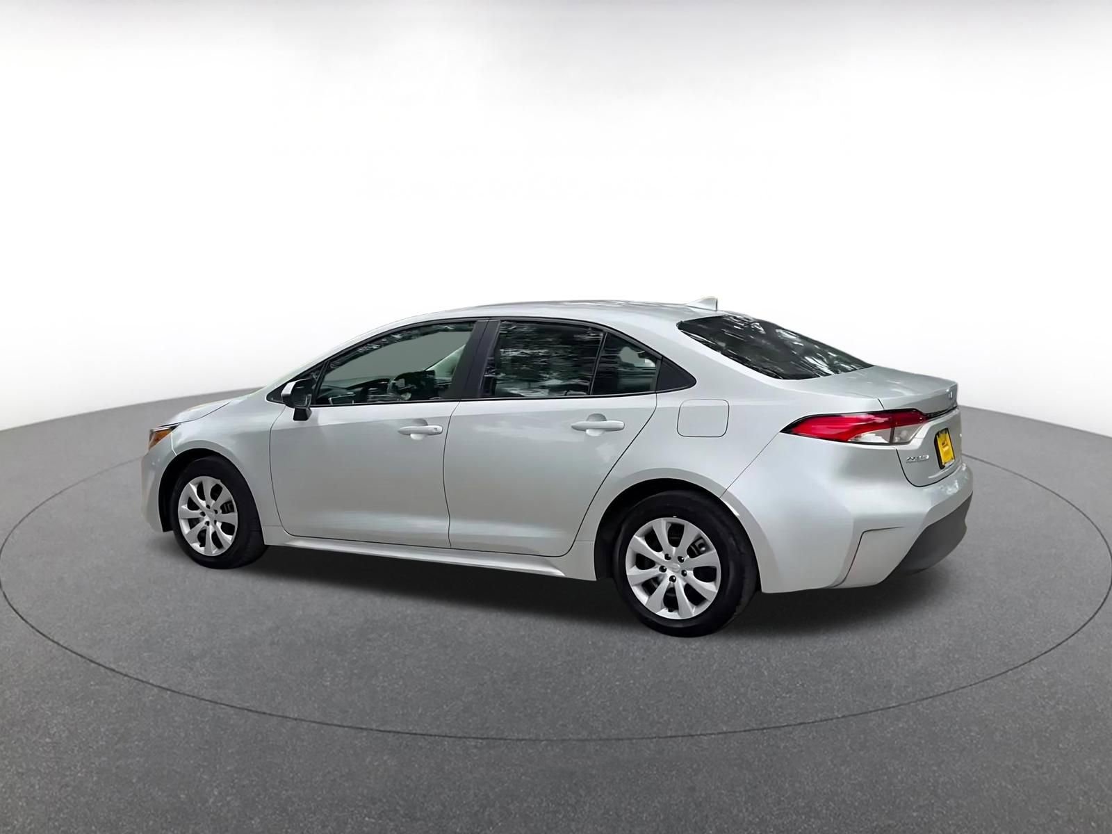 Thumbnail: 2025 Toyota Corolla - 10