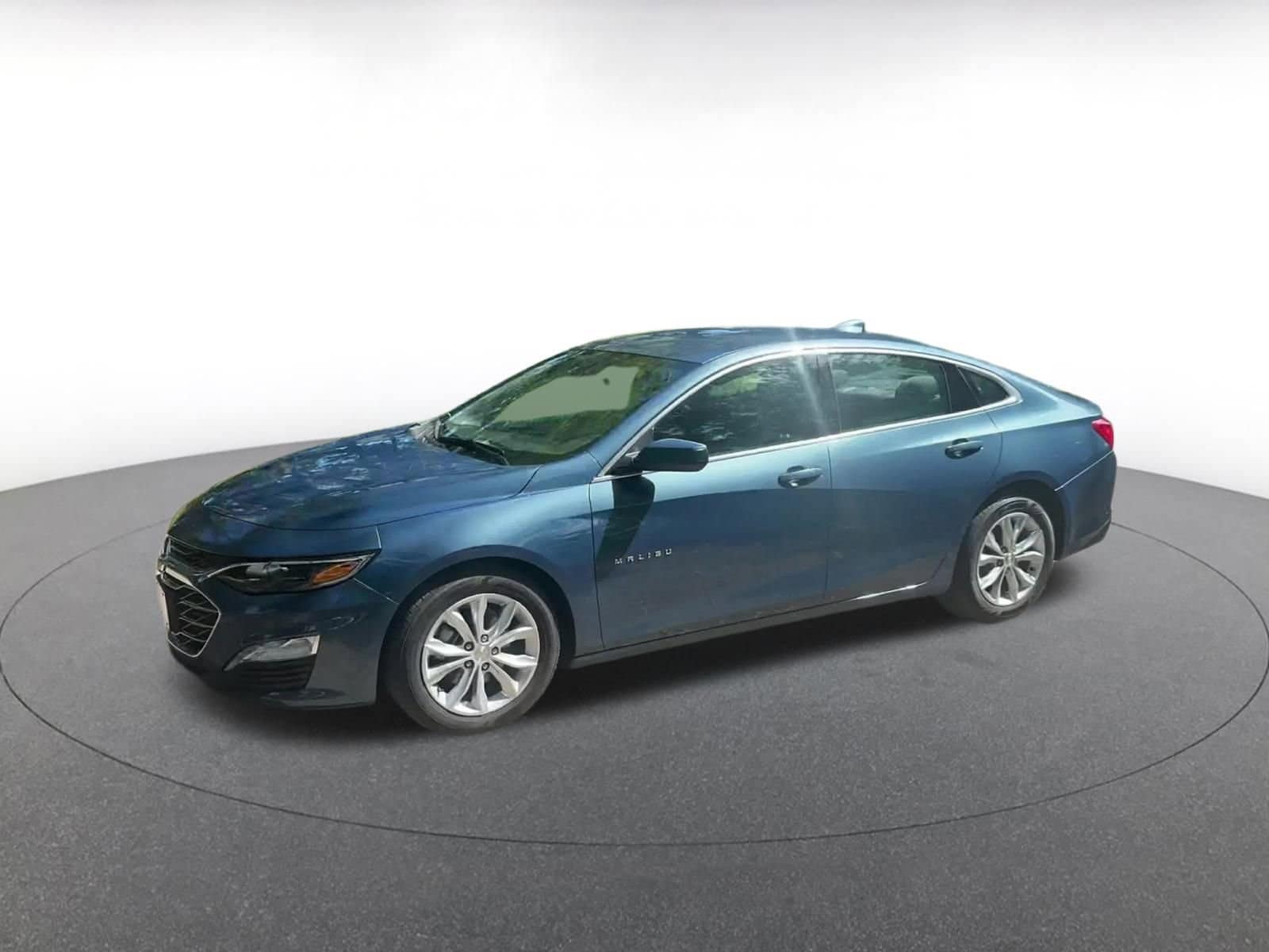 Thumbnail: 2024 Chevrolet Malibu - 11