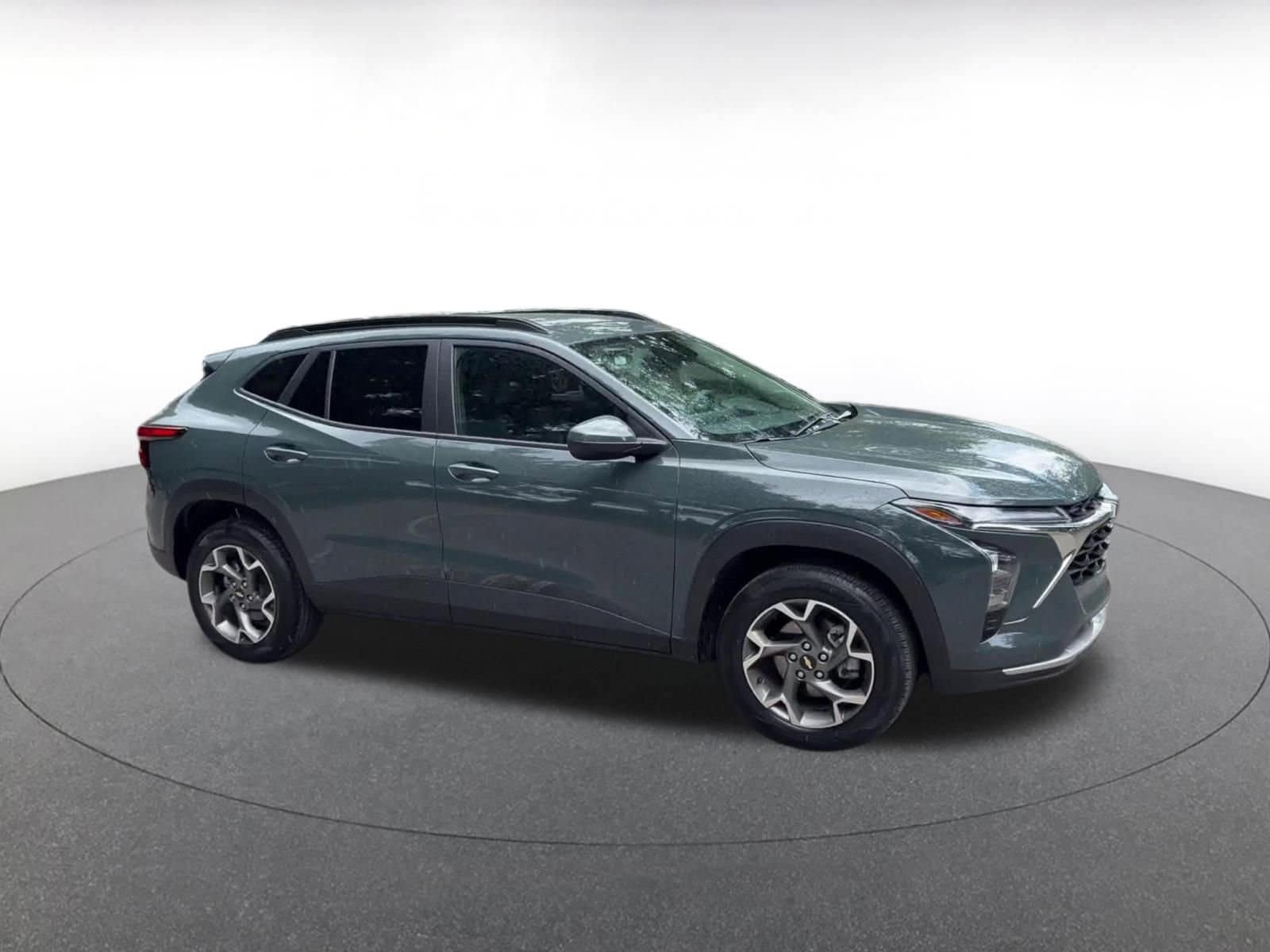 Thumbnail: 2025 Chevrolet Trax - 2