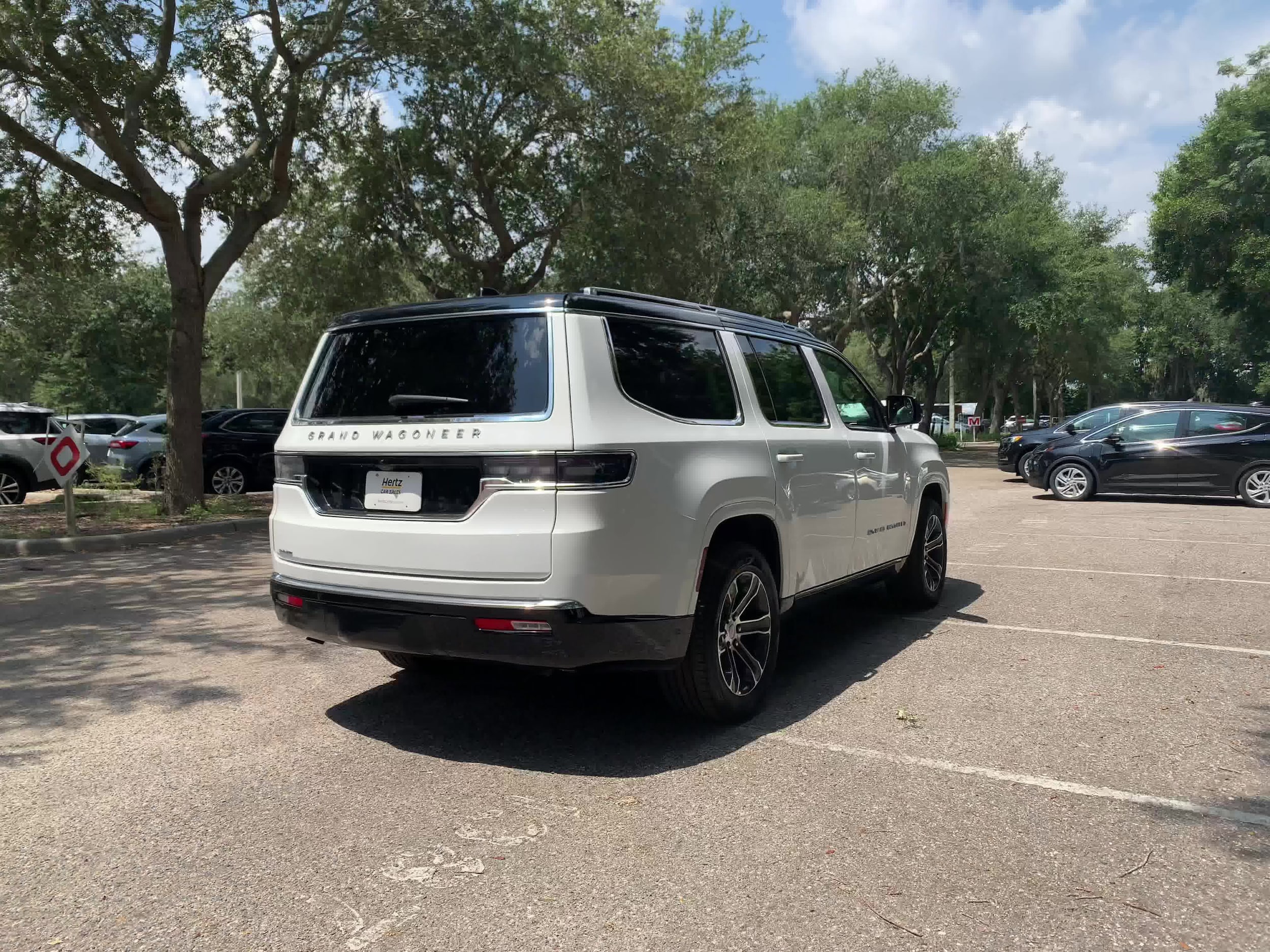 2023 Jeep Grand Wagoneer  13