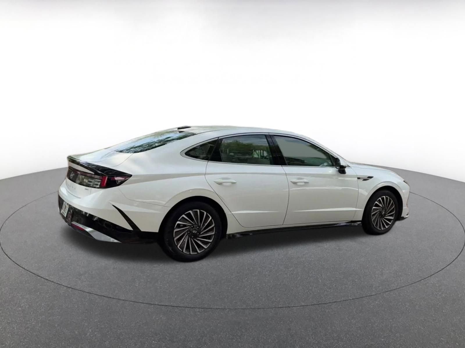 Thumbnail: 2025 Hyundai Sonata - 16