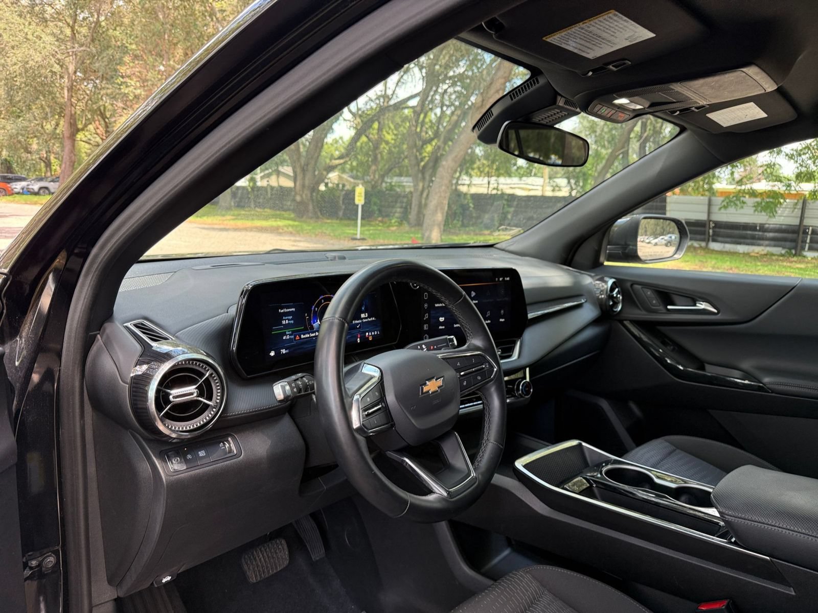 Thumbnail: 2025 Chevrolet Equinox - 32