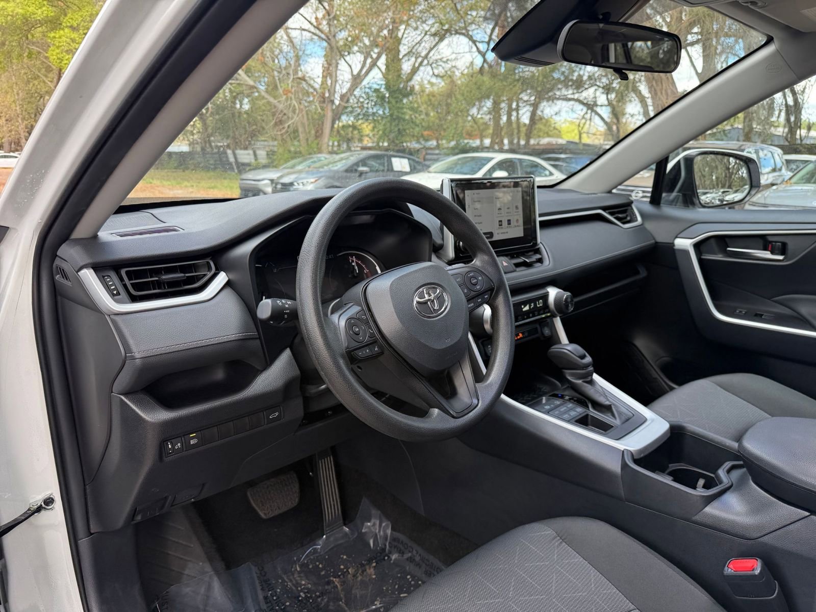 Thumbnail: 2025 Toyota RAV4 - 31