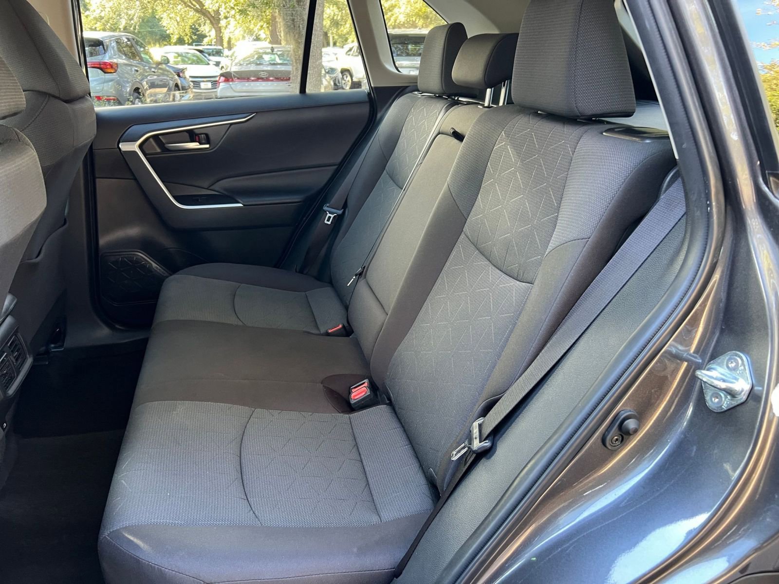 Thumbnail: 2025 Toyota RAV4 - 32