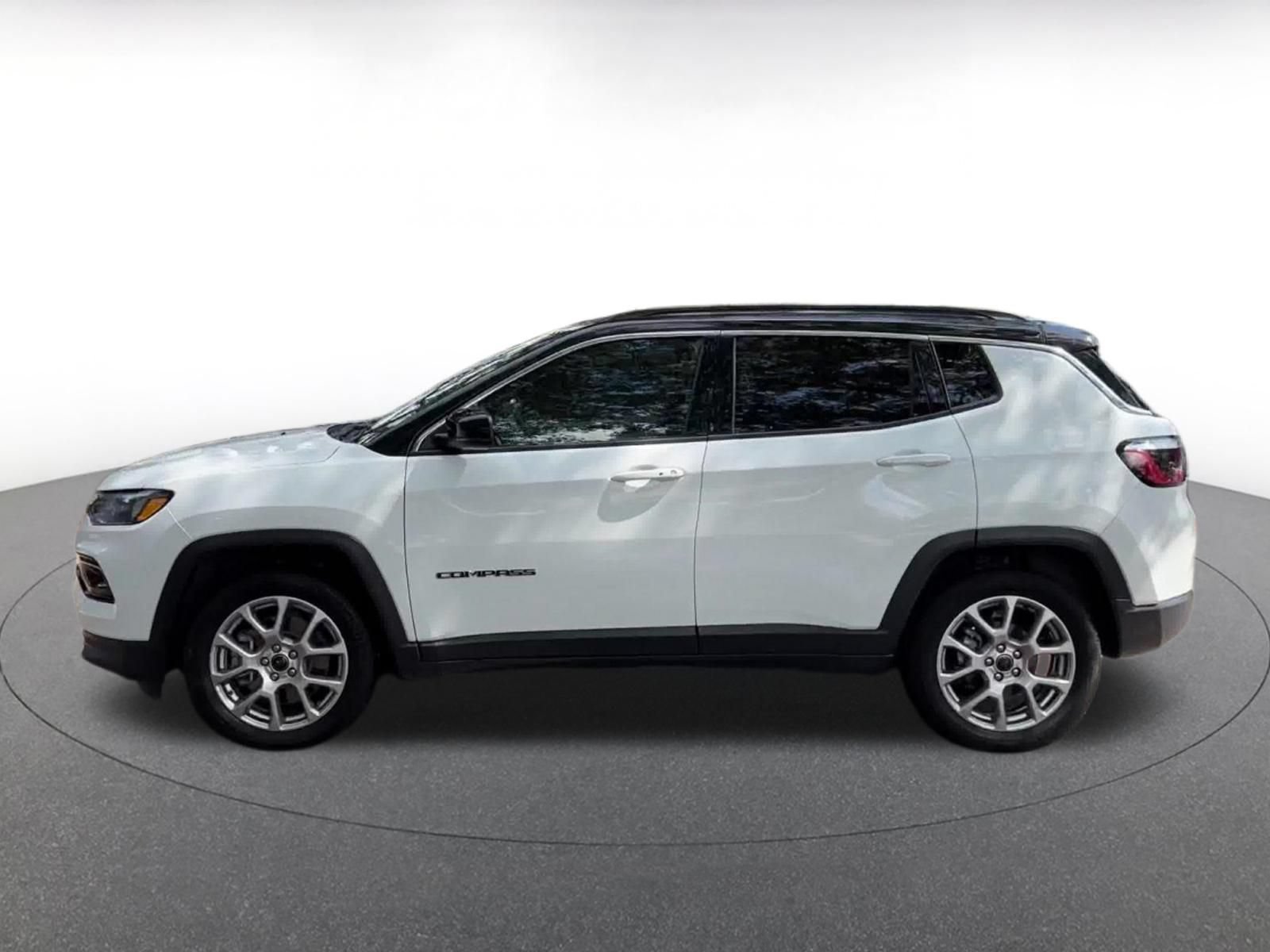 Thumbnail: 2025 Jeep Compass - 8