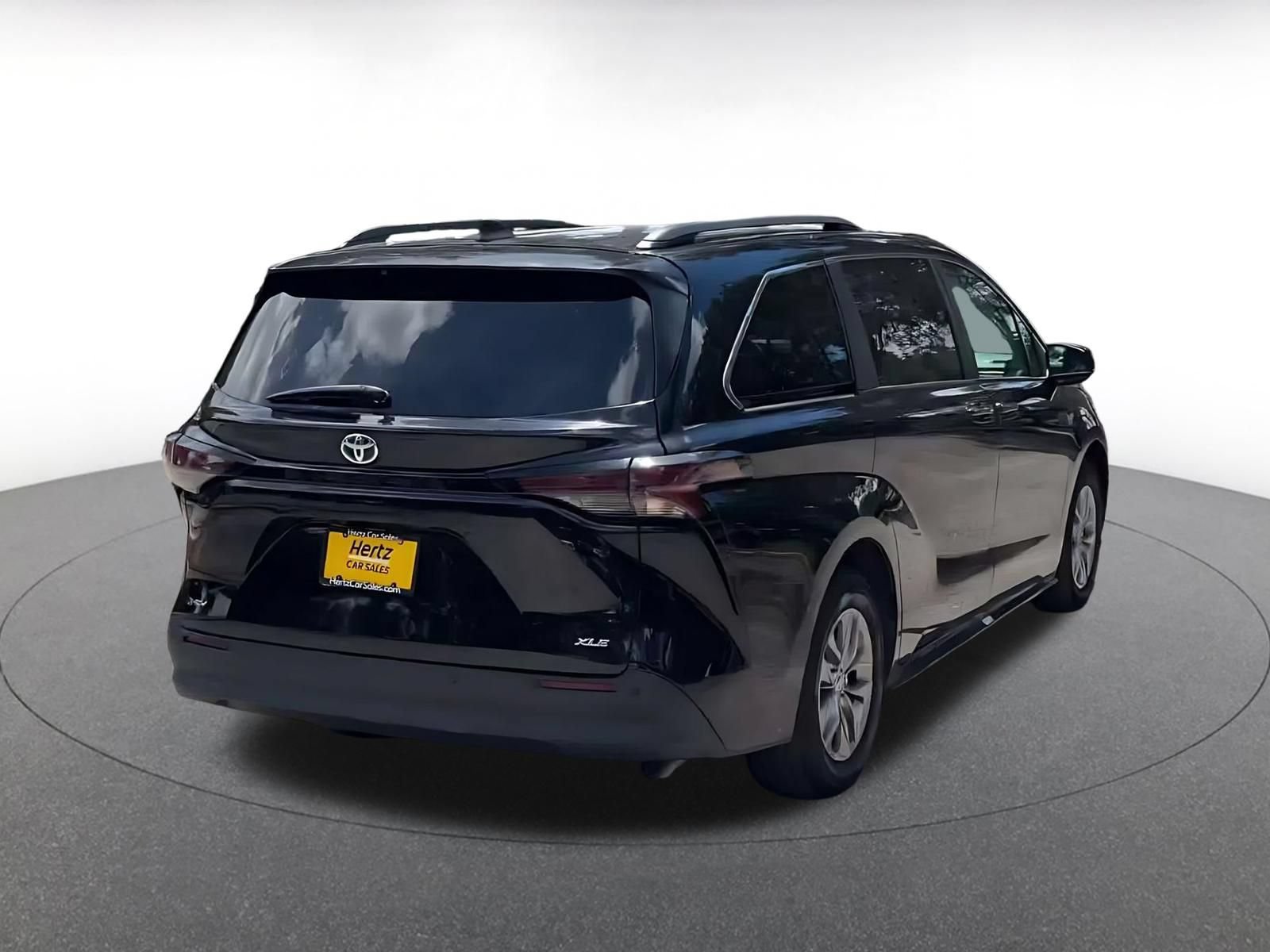Thumbnail: 2025 Toyota Sienna - 13