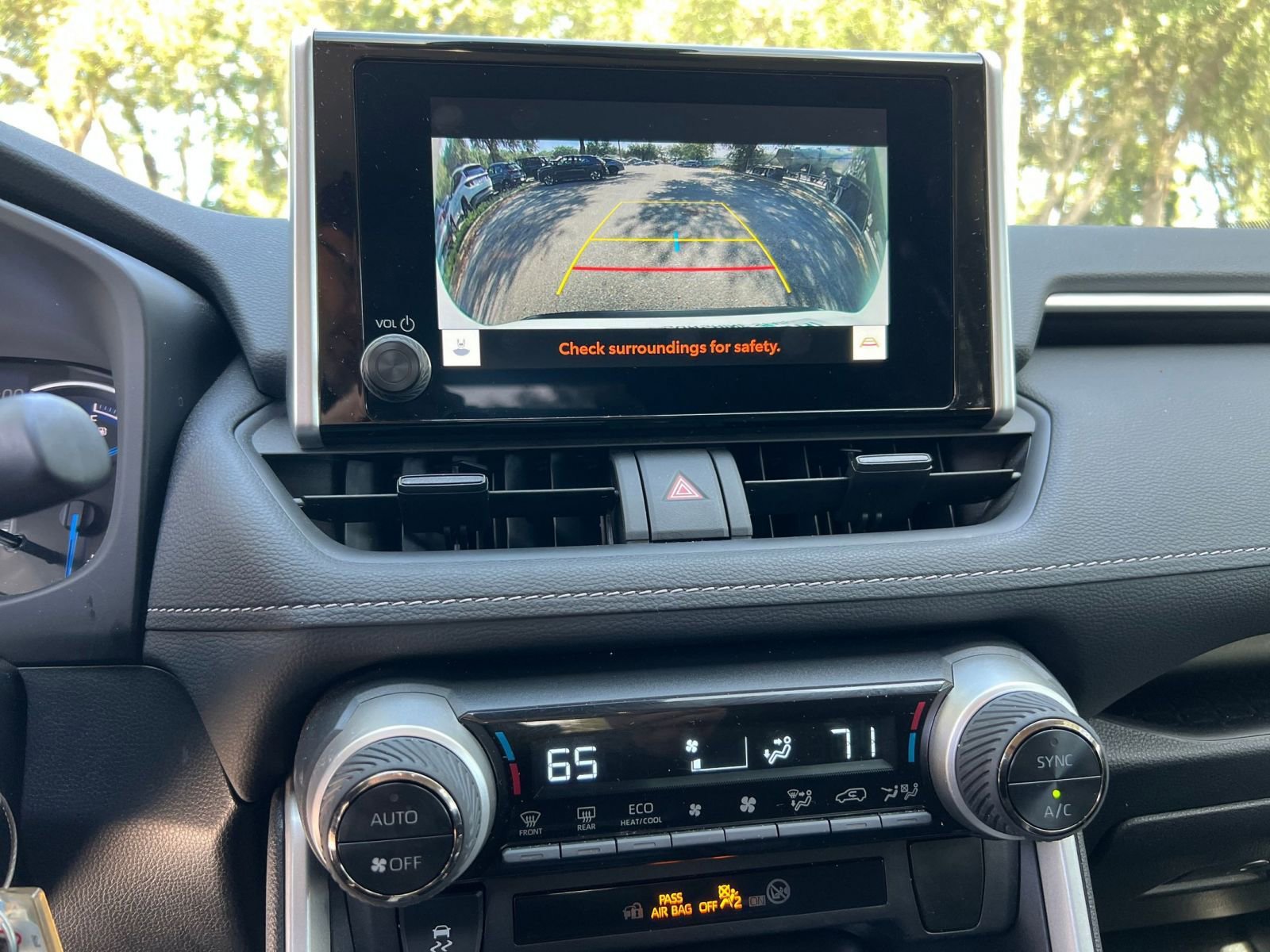 Thumbnail: 2025 Toyota RAV4 - 17