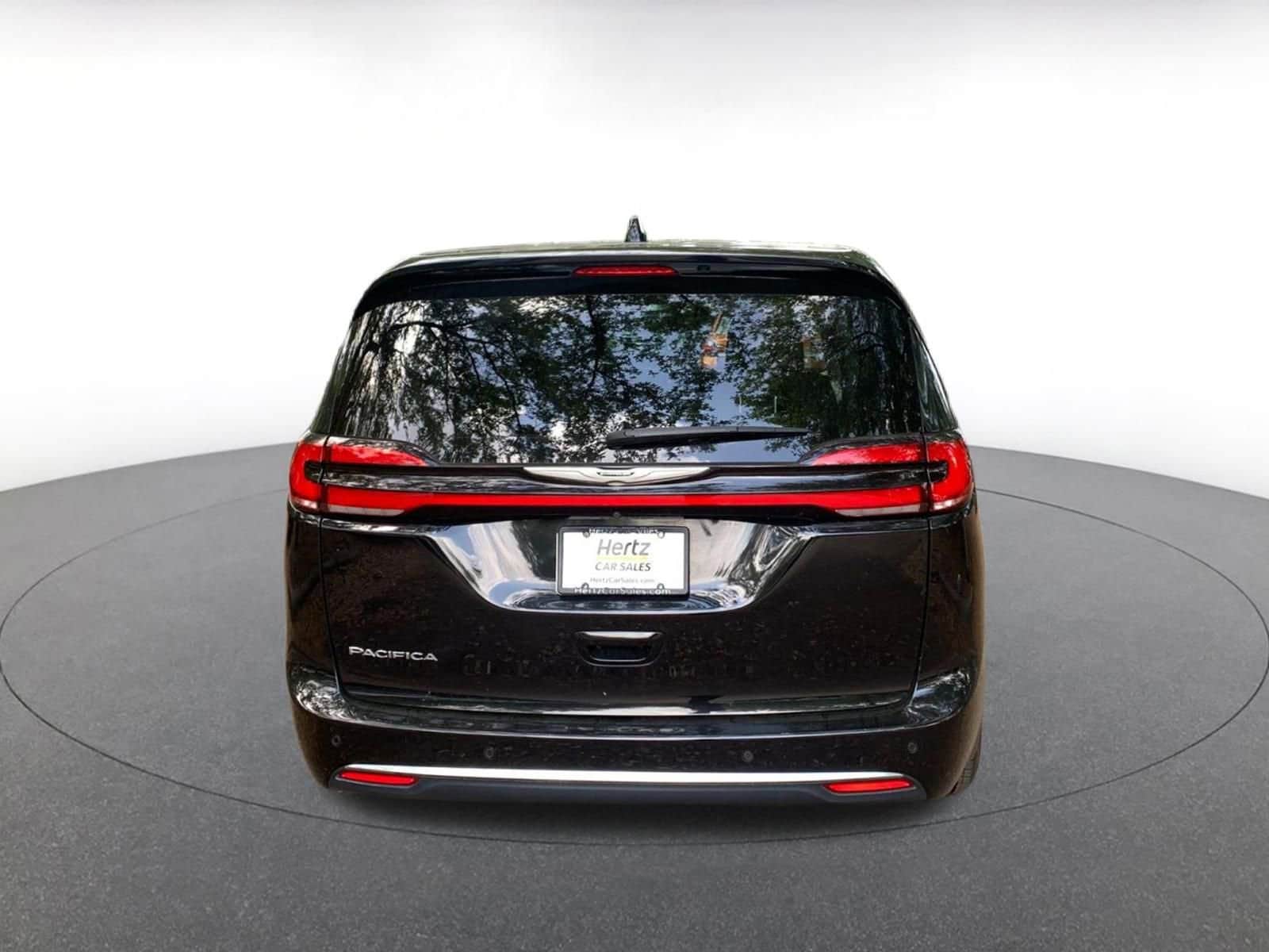 Thumbnail: 2024 Chrysler Pacifica - 6