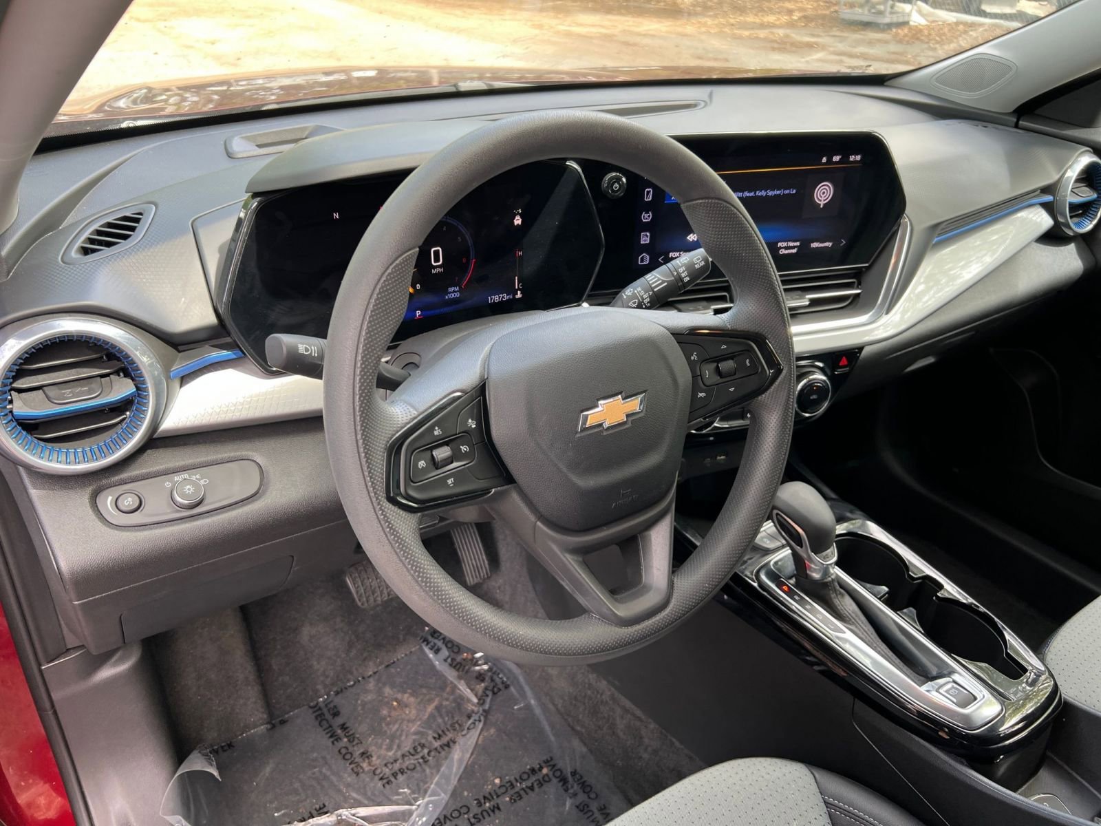 Thumbnail: 2025 Chevrolet Trax - 32
