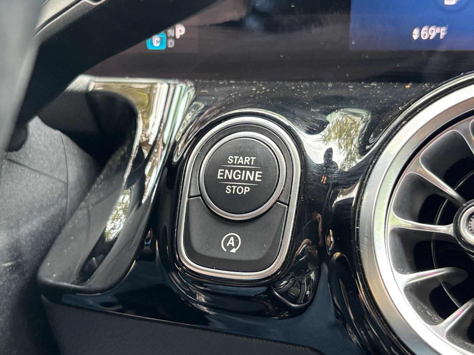 Thumbnail: 2025 Mercedes-Benz GLA - 24