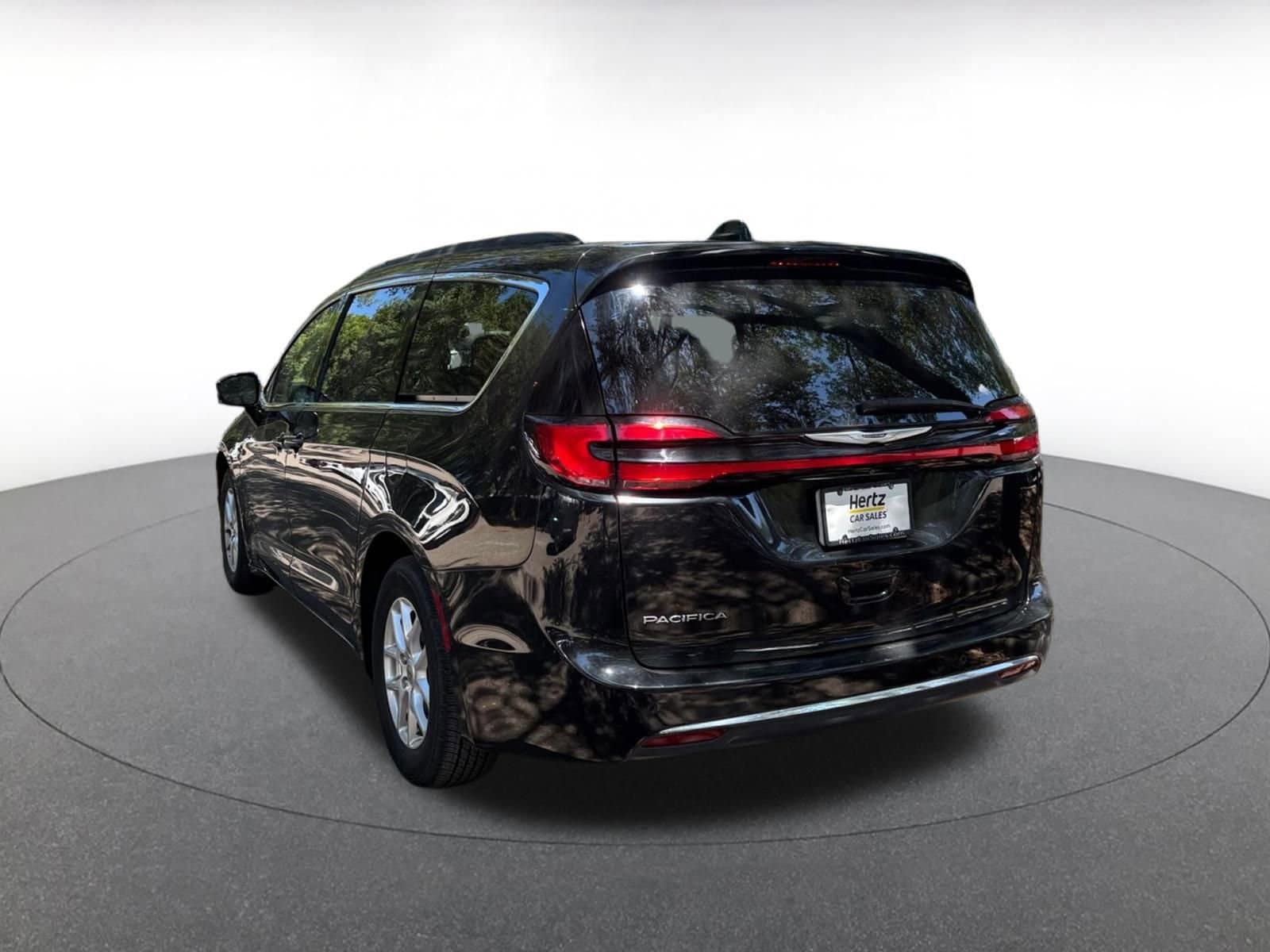 Thumbnail: 2022 Chrysler Pacifica - 5