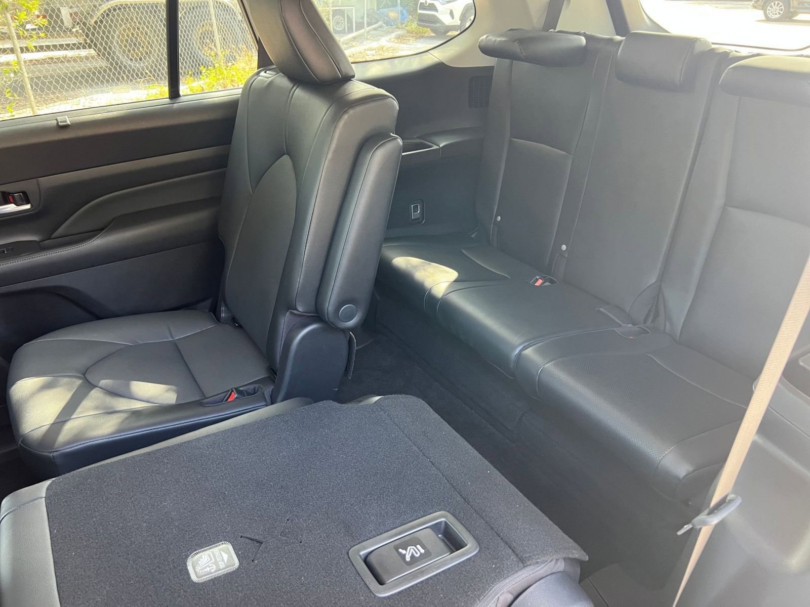 Thumbnail: 2025 Toyota Grand Highlander - 32