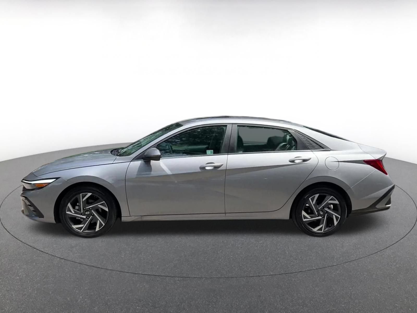 Thumbnail: 2025 Hyundai Elantra - 9