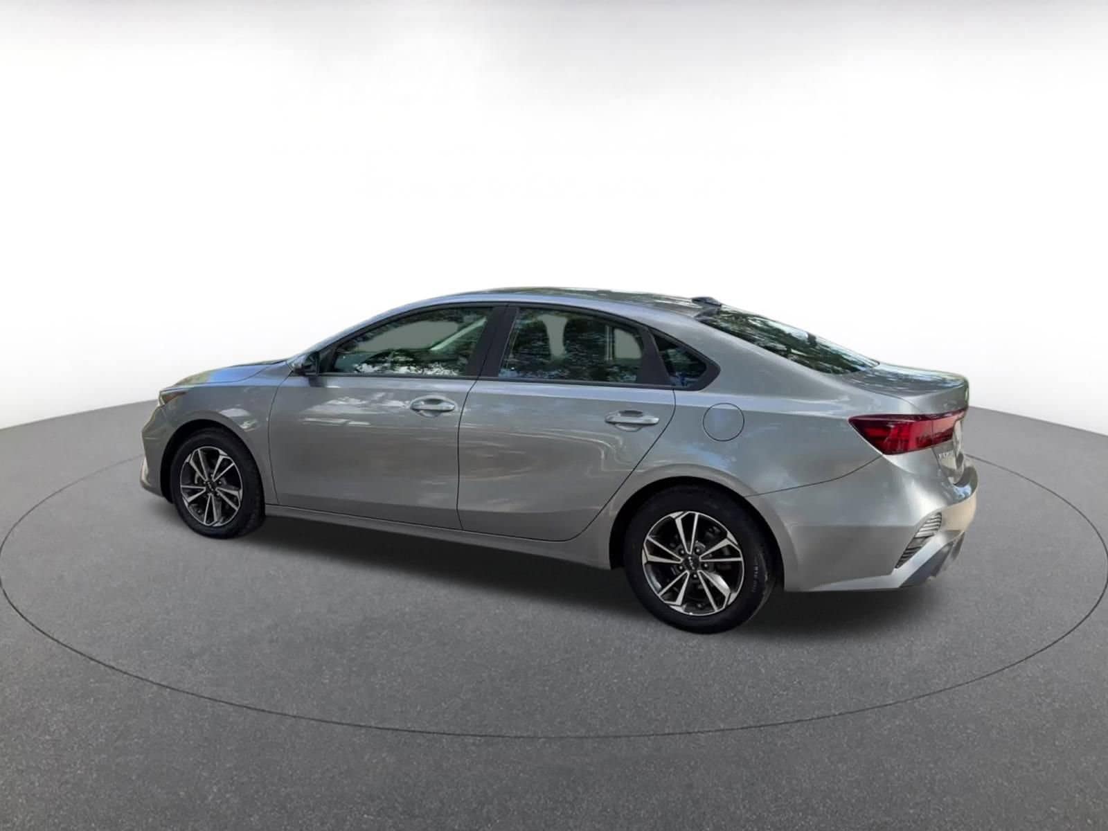 Thumbnail: 2024 Kia Forte - 10