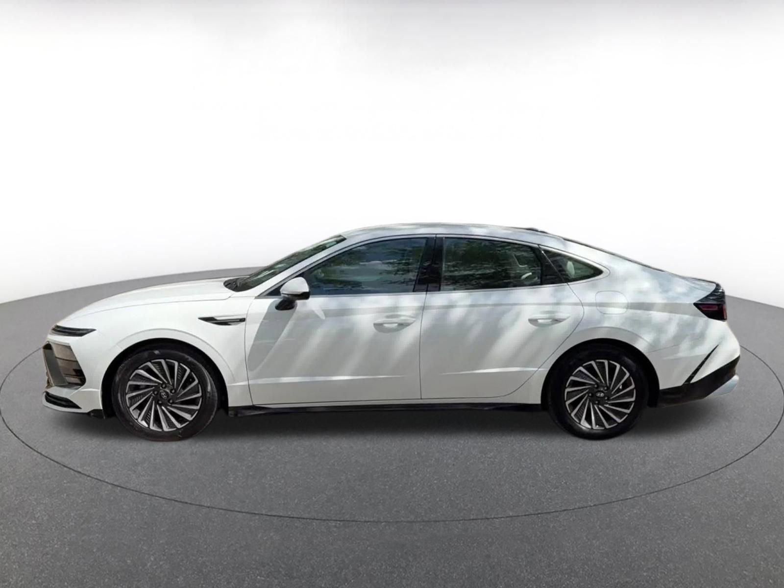 Thumbnail: 2025 Hyundai Sonata - 9