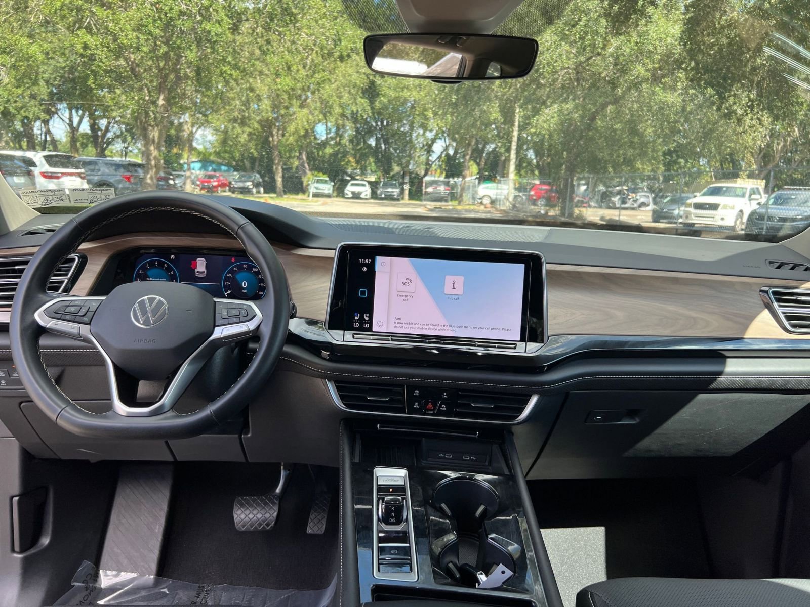 Thumbnail: 2025 Volkswagen Atlas - 27