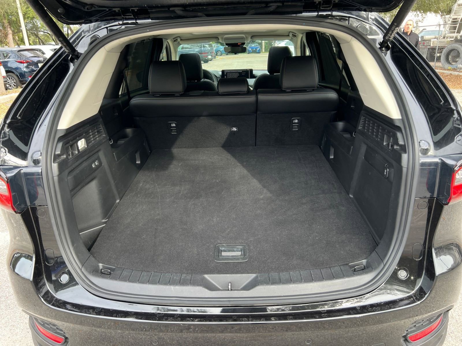 Thumbnail: 2025 Mazda CX-70 - 27