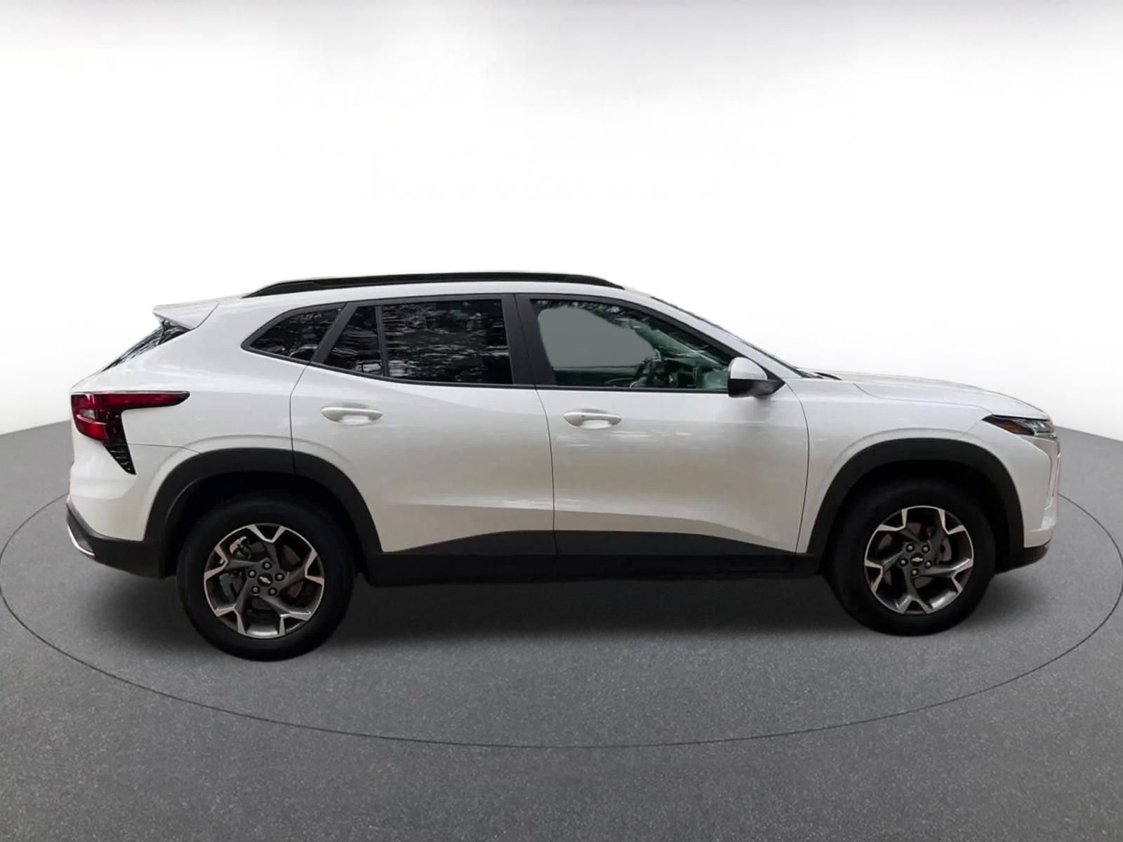 Thumbnail: 2025 Chevrolet Trax - 16