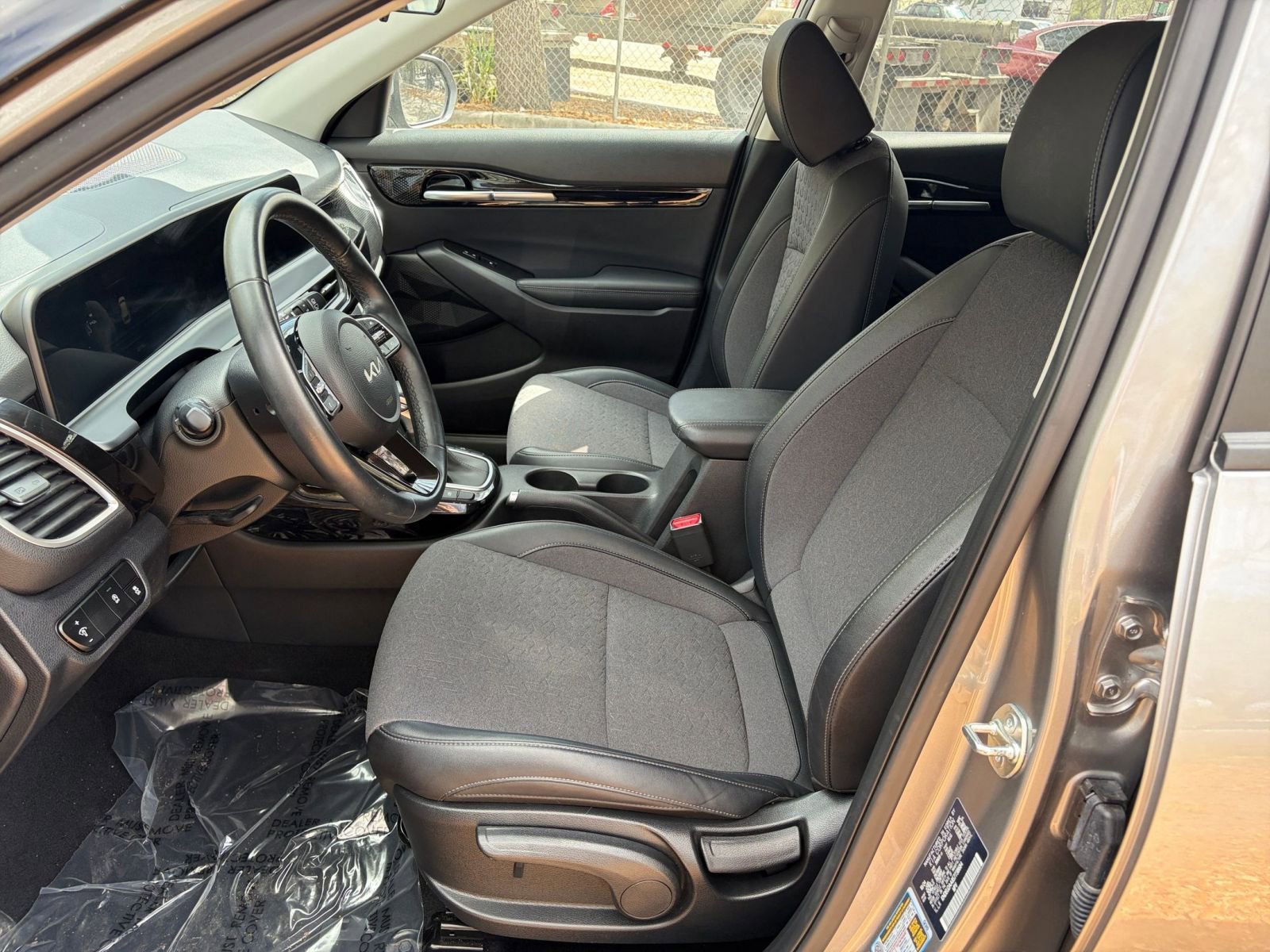 Thumbnail: 2025 Kia Seltos - 24