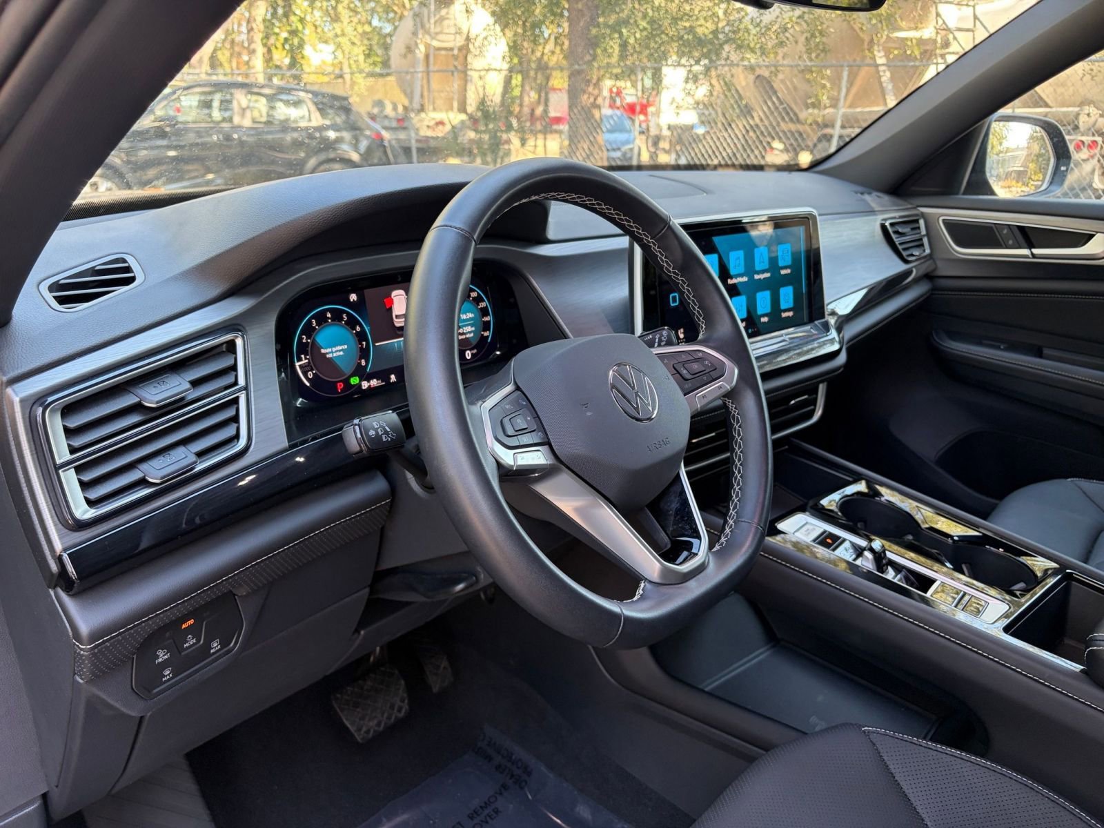 Thumbnail: 2025 Volkswagen Atlas - 29