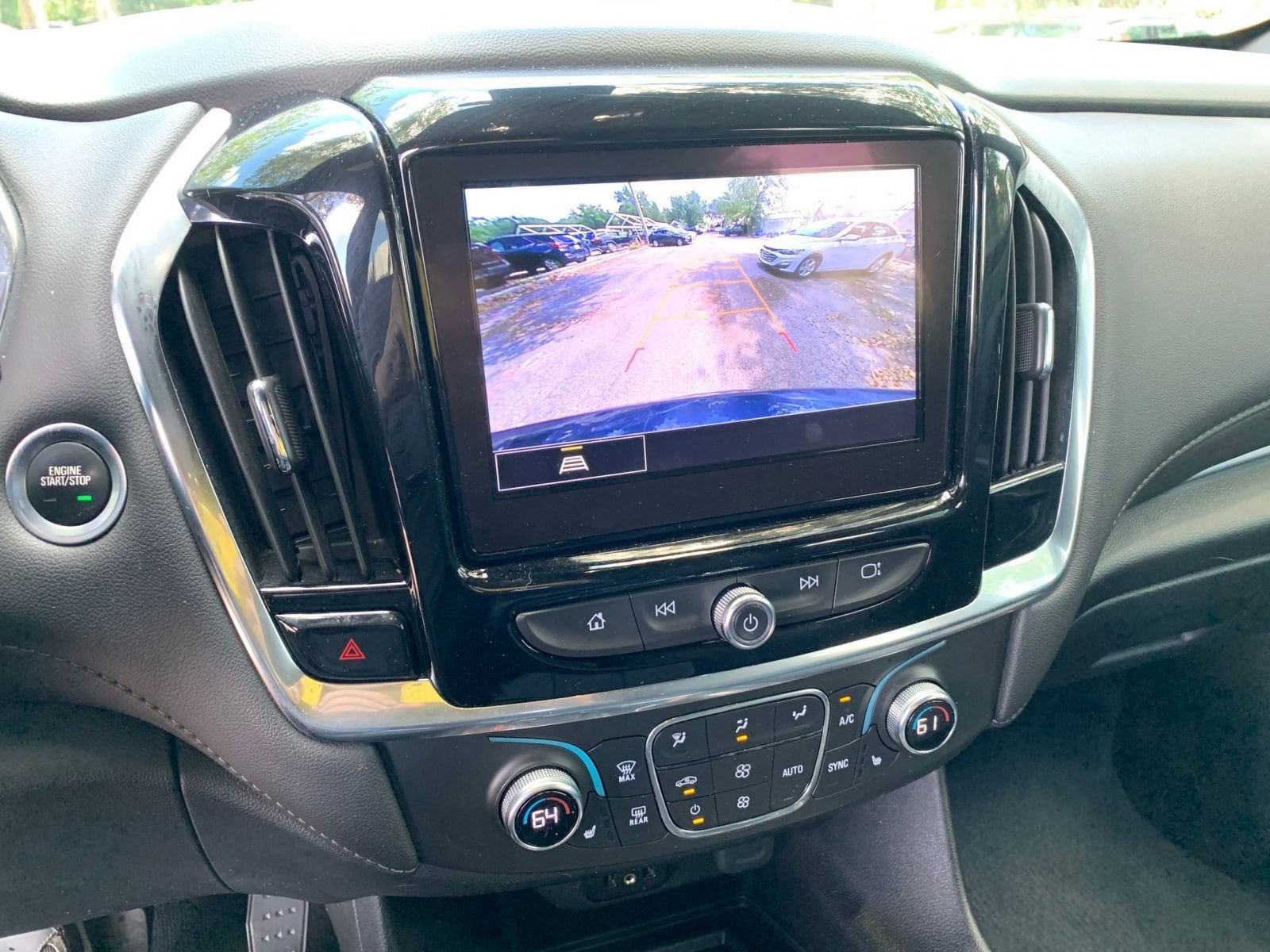 Thumbnail: 2023 Chevrolet Traverse - 17