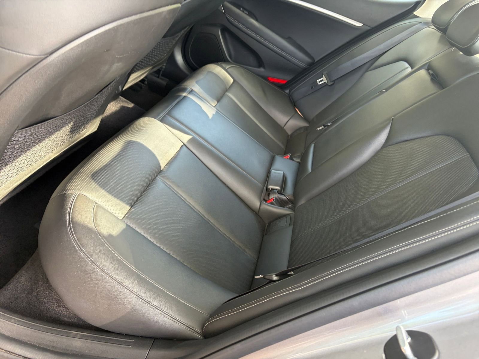 Thumbnail: 2025 Genesis G70 - 25