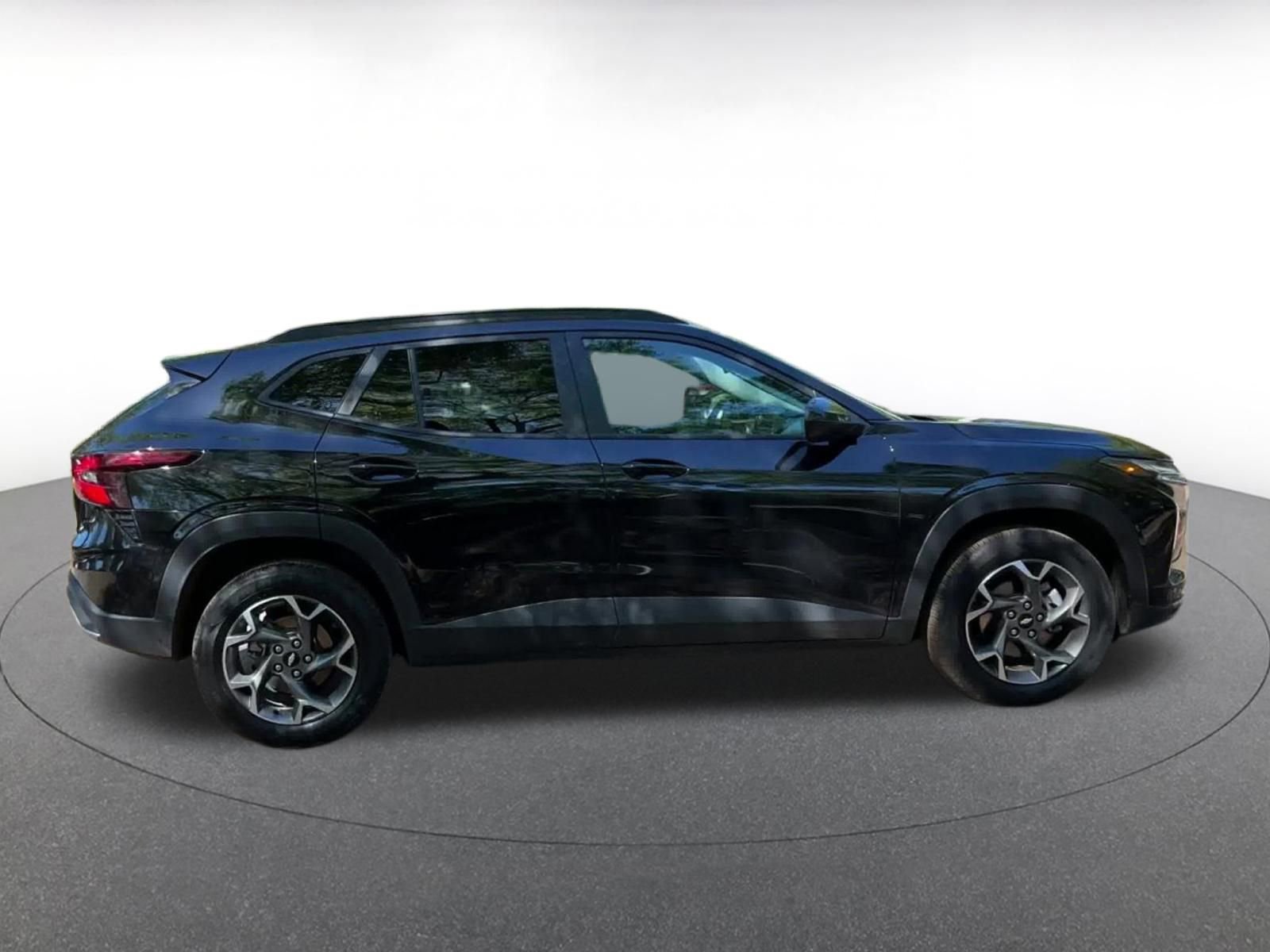 Thumbnail: 2025 Chevrolet Trax - 16