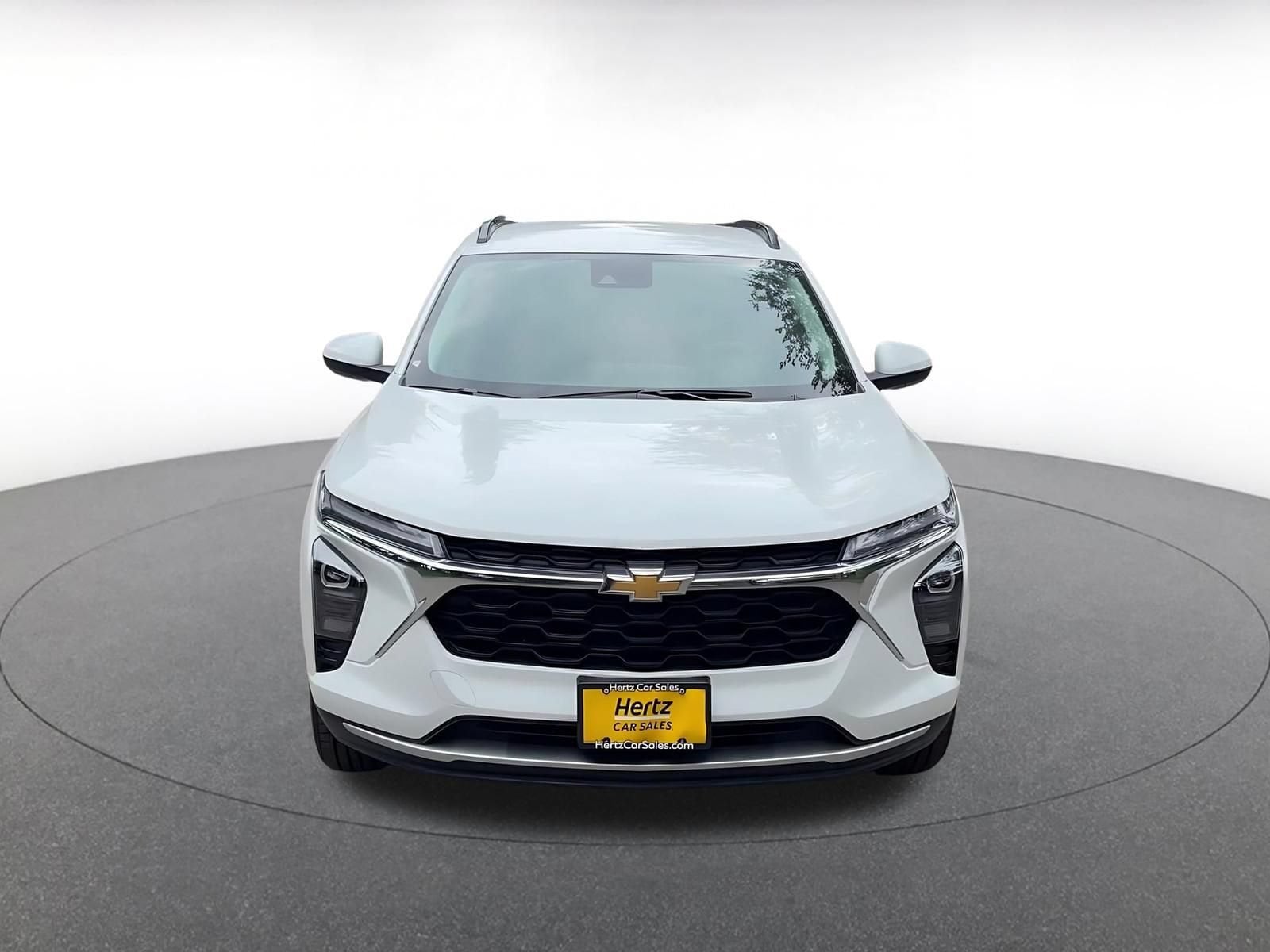 Thumbnail: 2025 Chevrolet Trax - 4