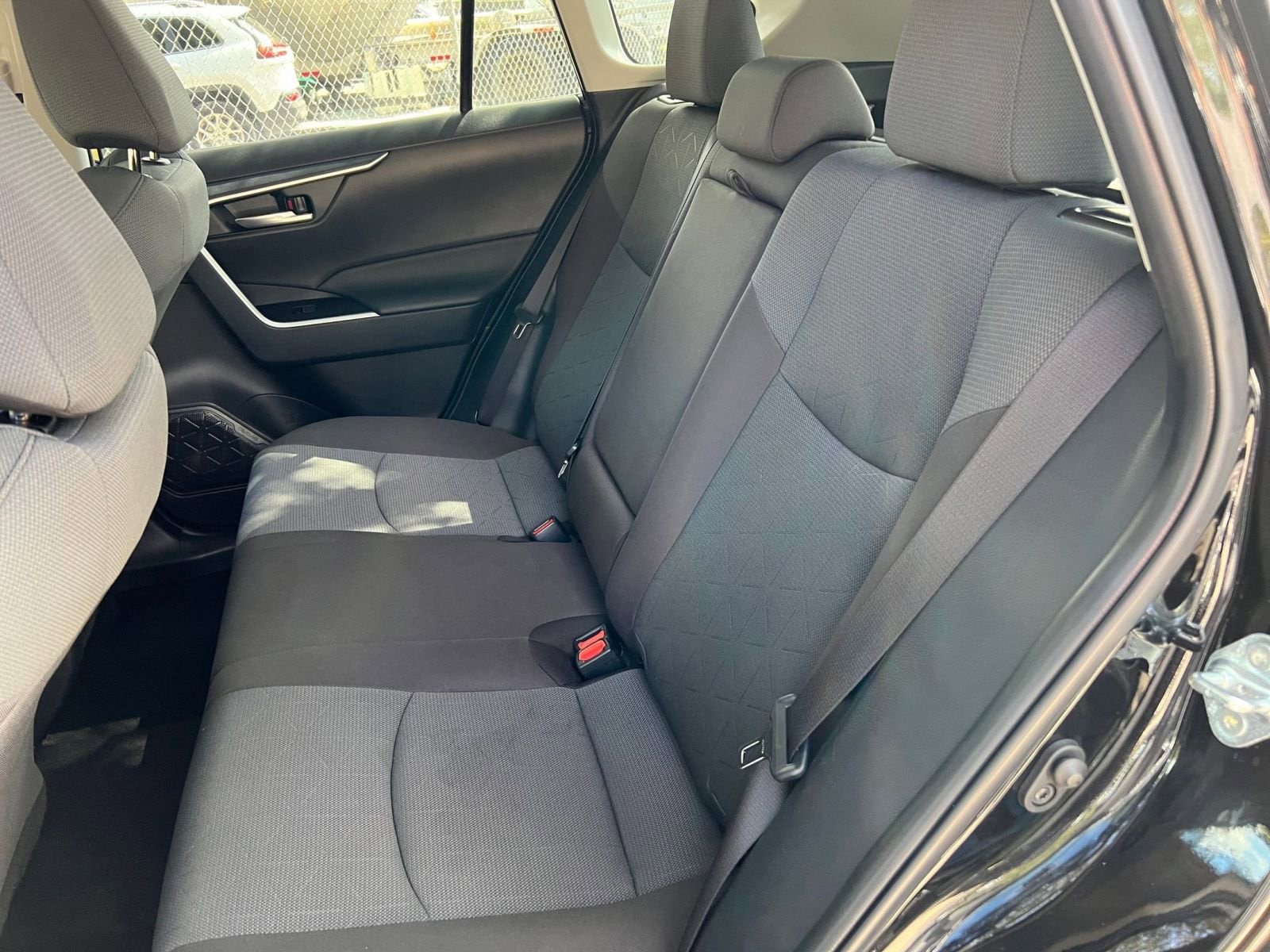 Thumbnail: 2025 Toyota RAV4 - 32