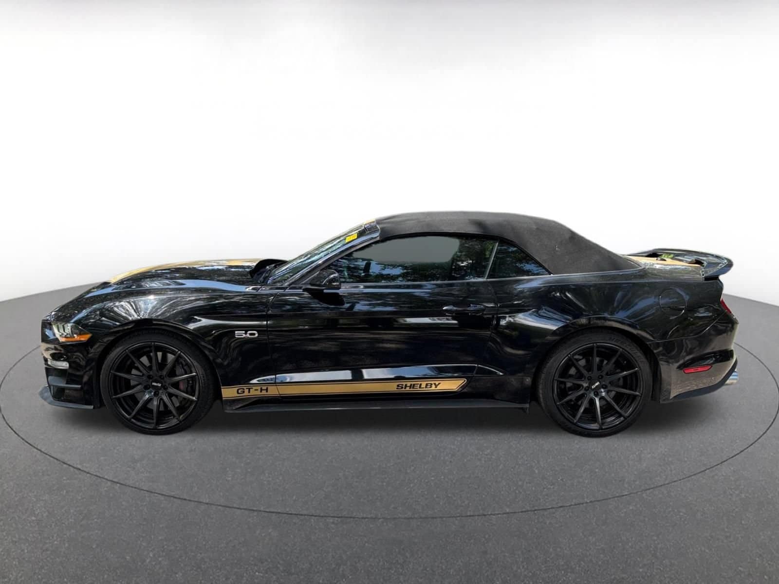 Thumbnail: 2022 Ford Mustang - 4