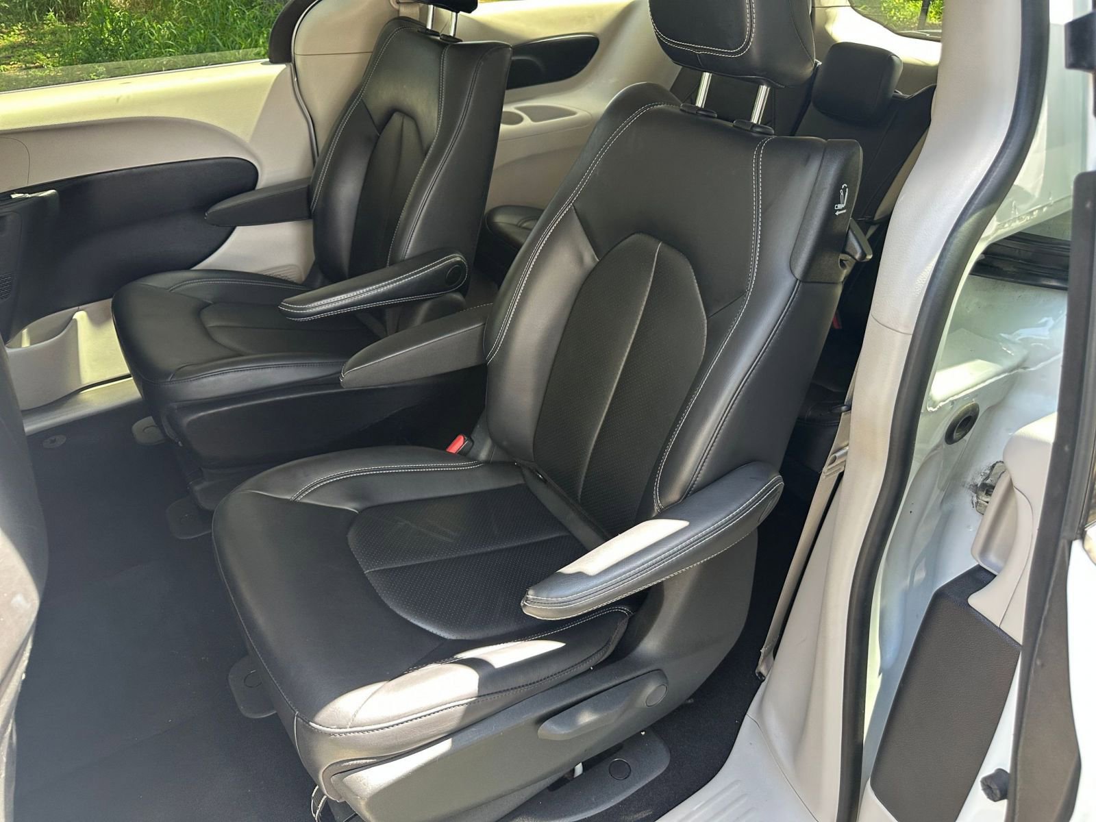 Thumbnail: 2023 Chrysler Pacifica - 31